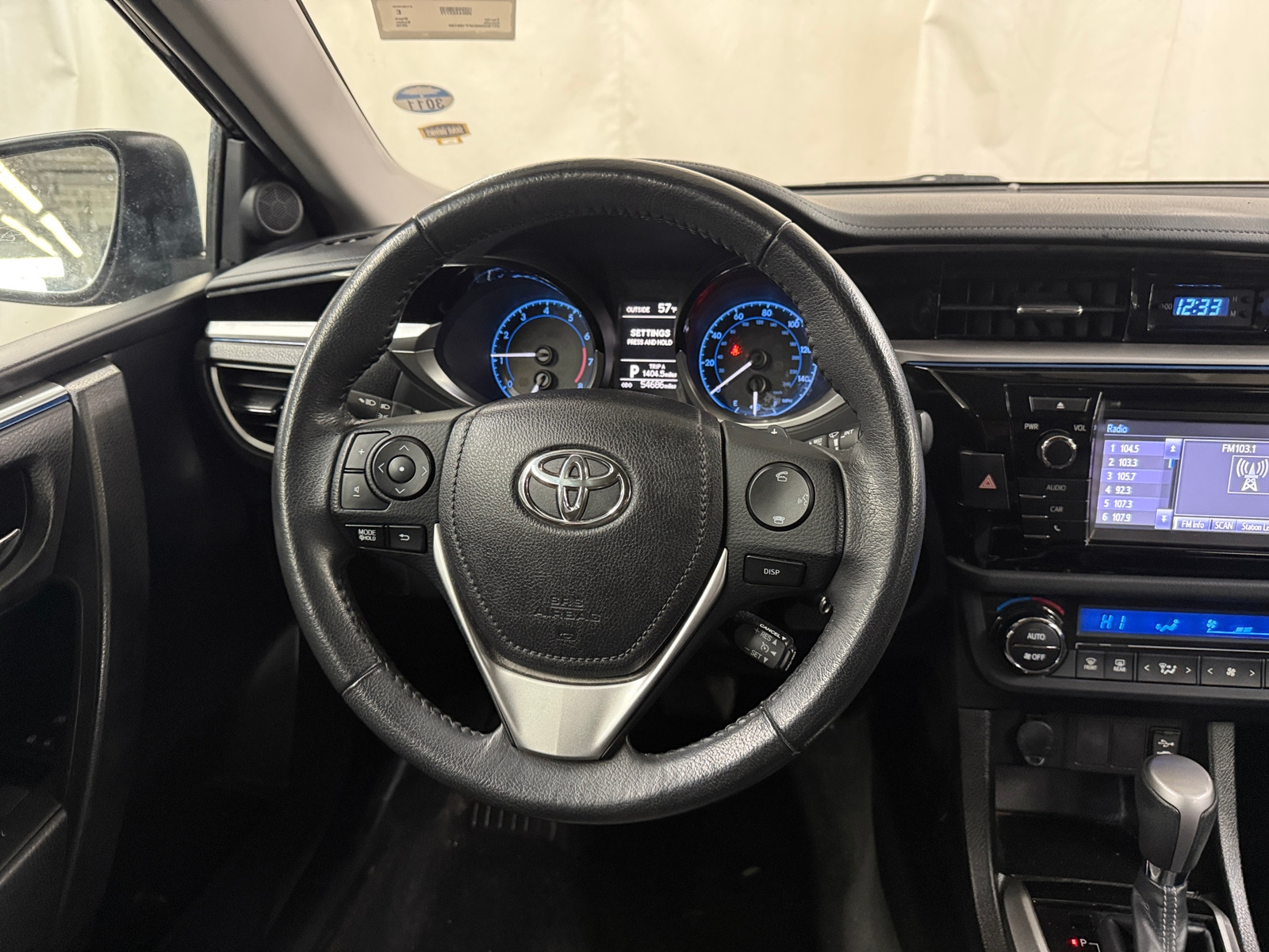 Thumbnail: 2015 Toyota Corolla - 5