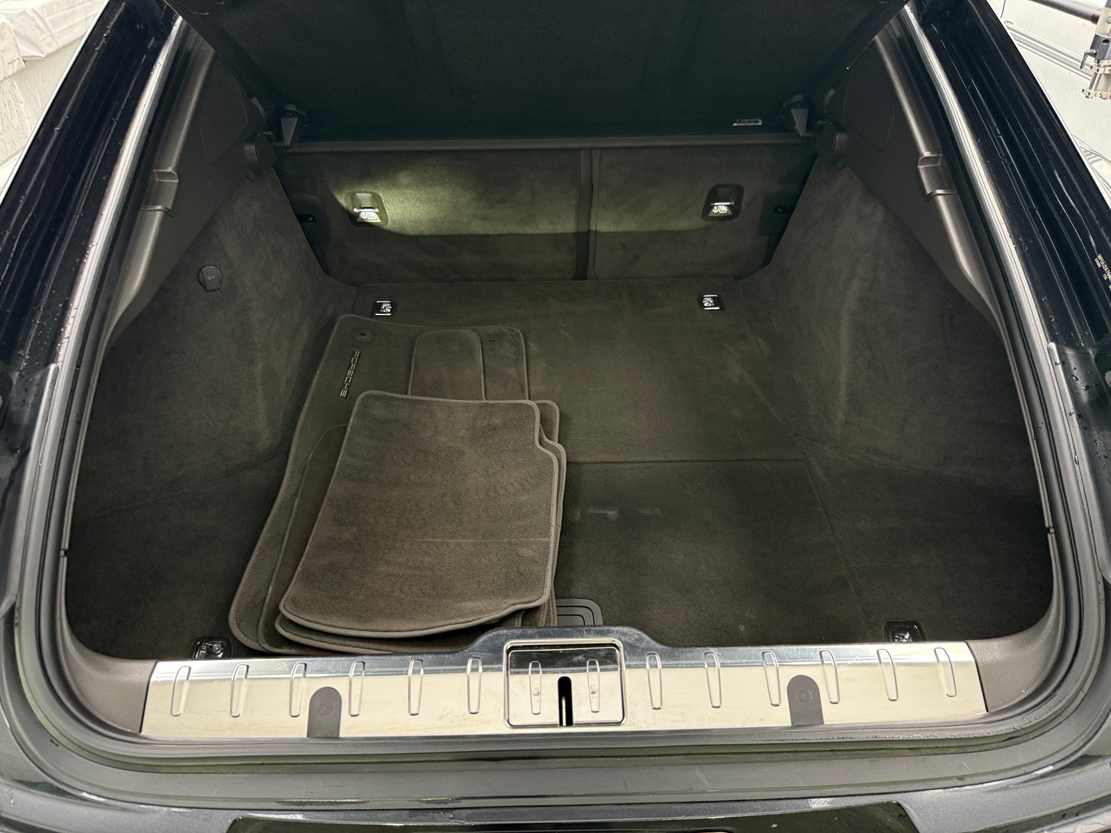 Thumbnail: 2021 Porsche Panamera - 6