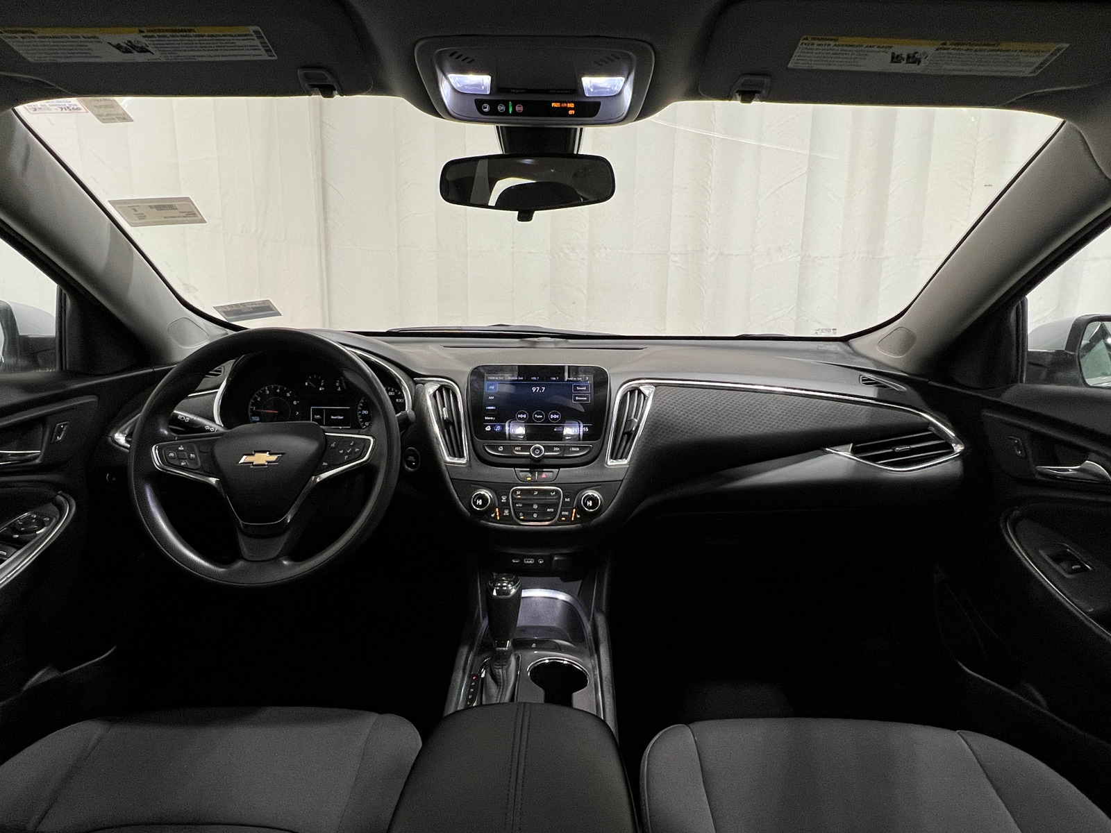 Thumbnail: 2020 Chevrolet Malibu - 3