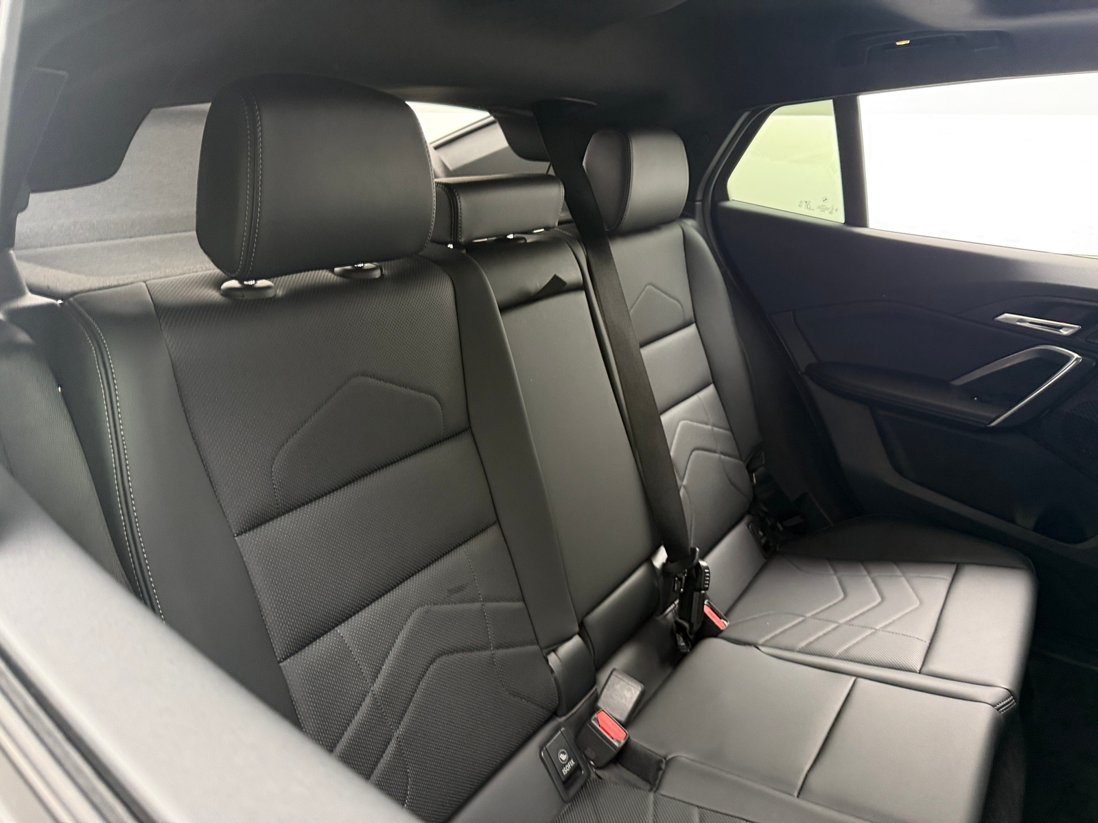 Thumbnail: 2025 BMW X2 - 5