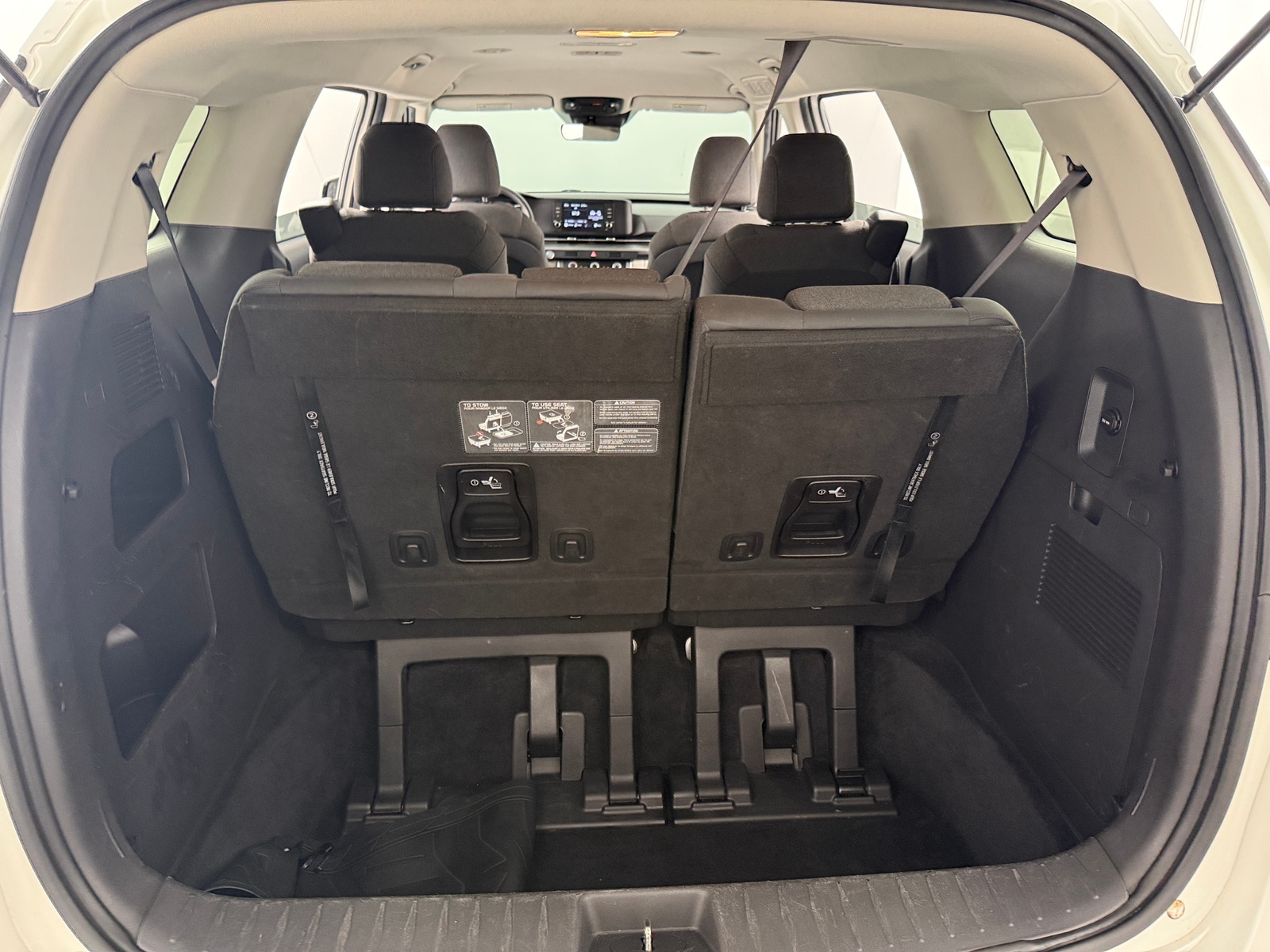 Thumbnail: 2022 Kia Carnival - 7