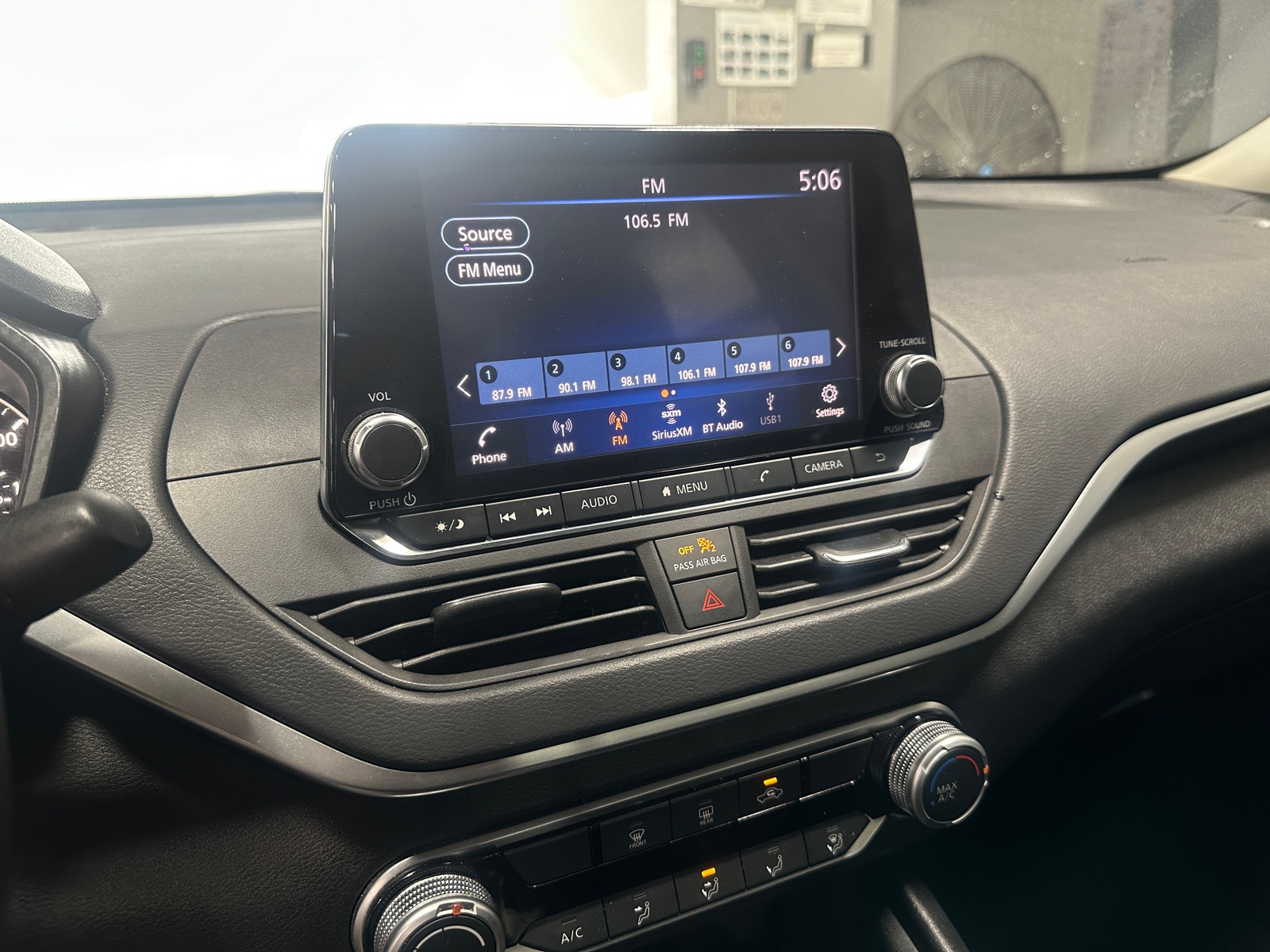 Thumbnail: 2022 Nissan Altima - 4