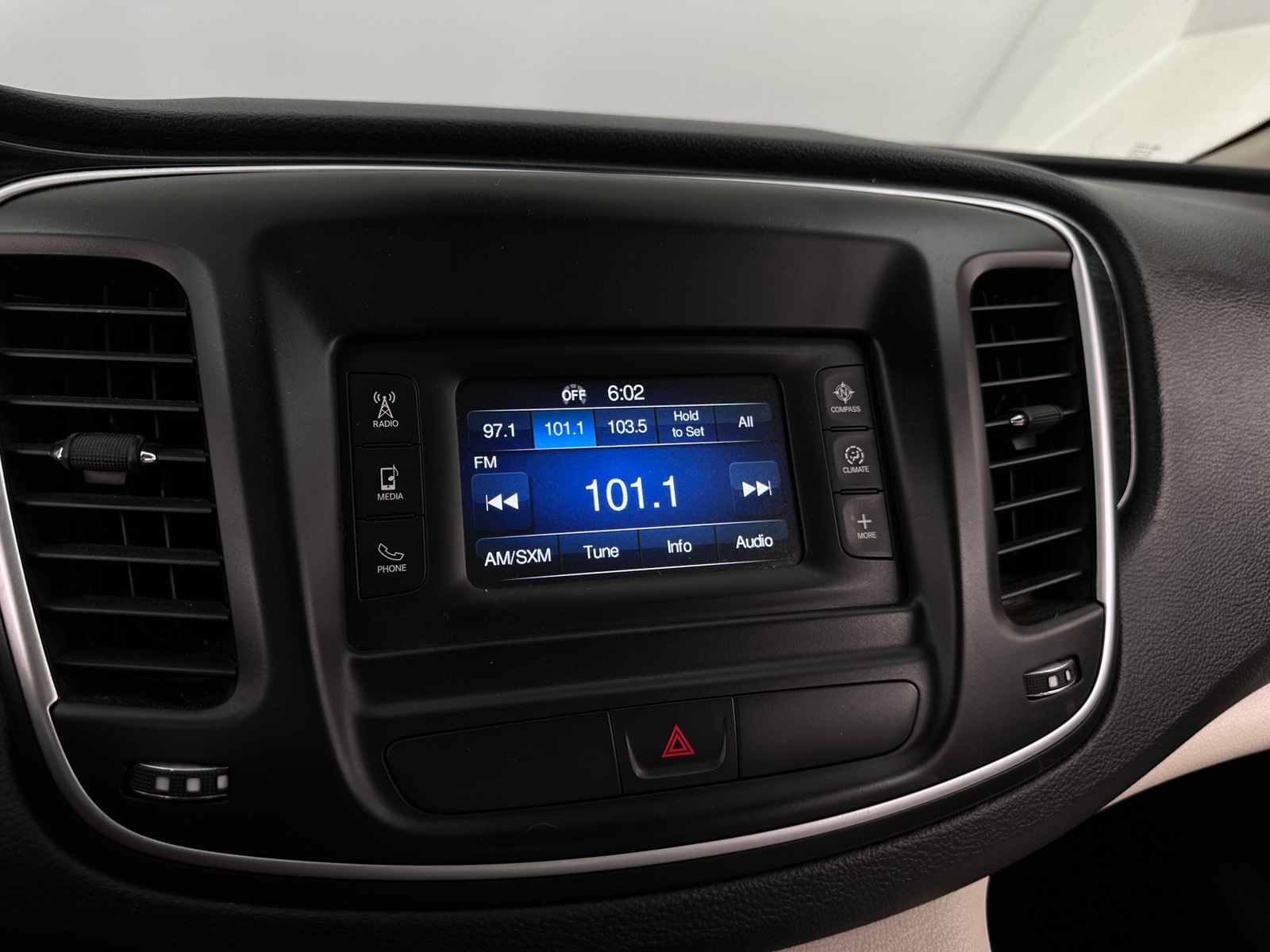 Thumbnail: 2015 Chrysler 200 - 3