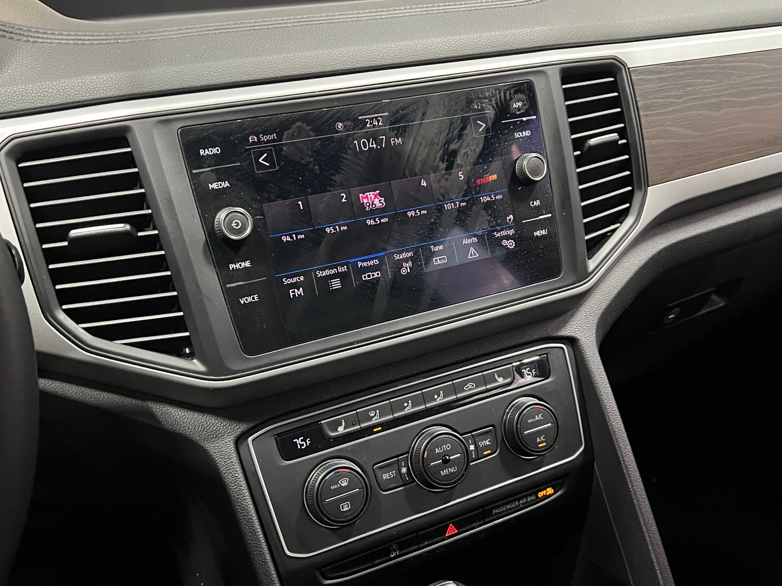 Thumbnail: 2021 Volkswagen Atlas - 3