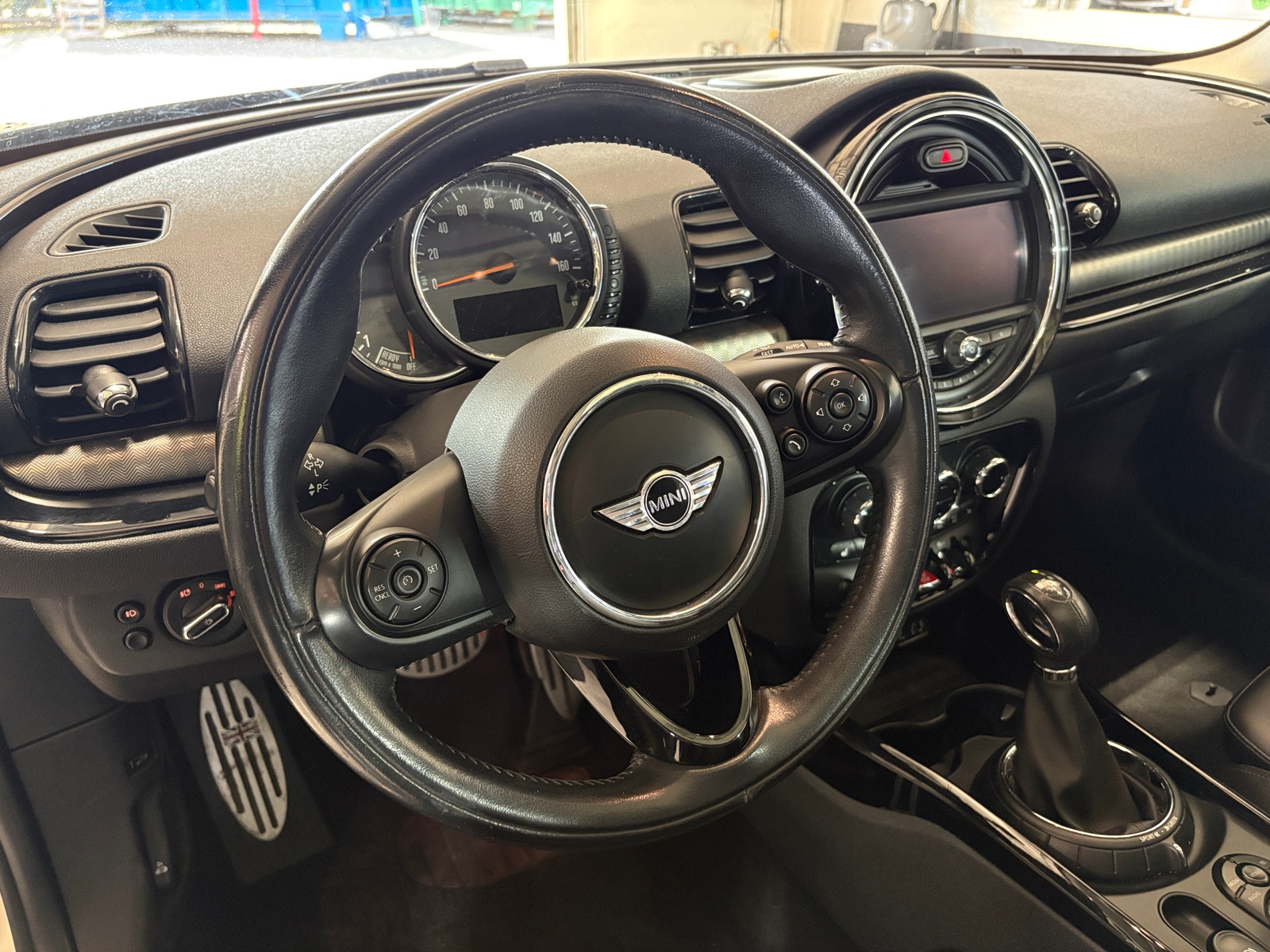 Thumbnail: 2017 MINI Cooper Clubman - 4