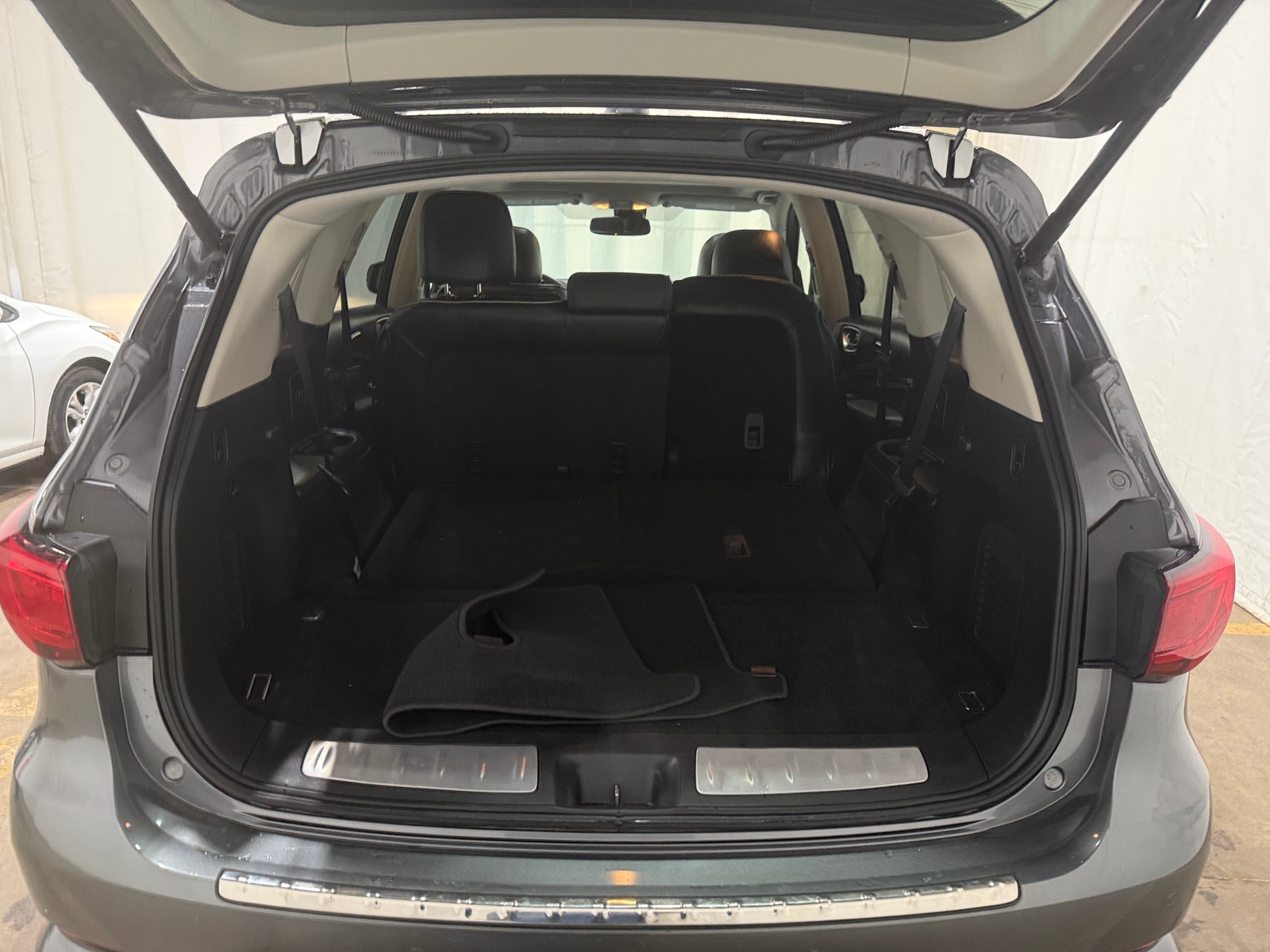 Thumbnail: 2018 INFINITI QX60 - 6