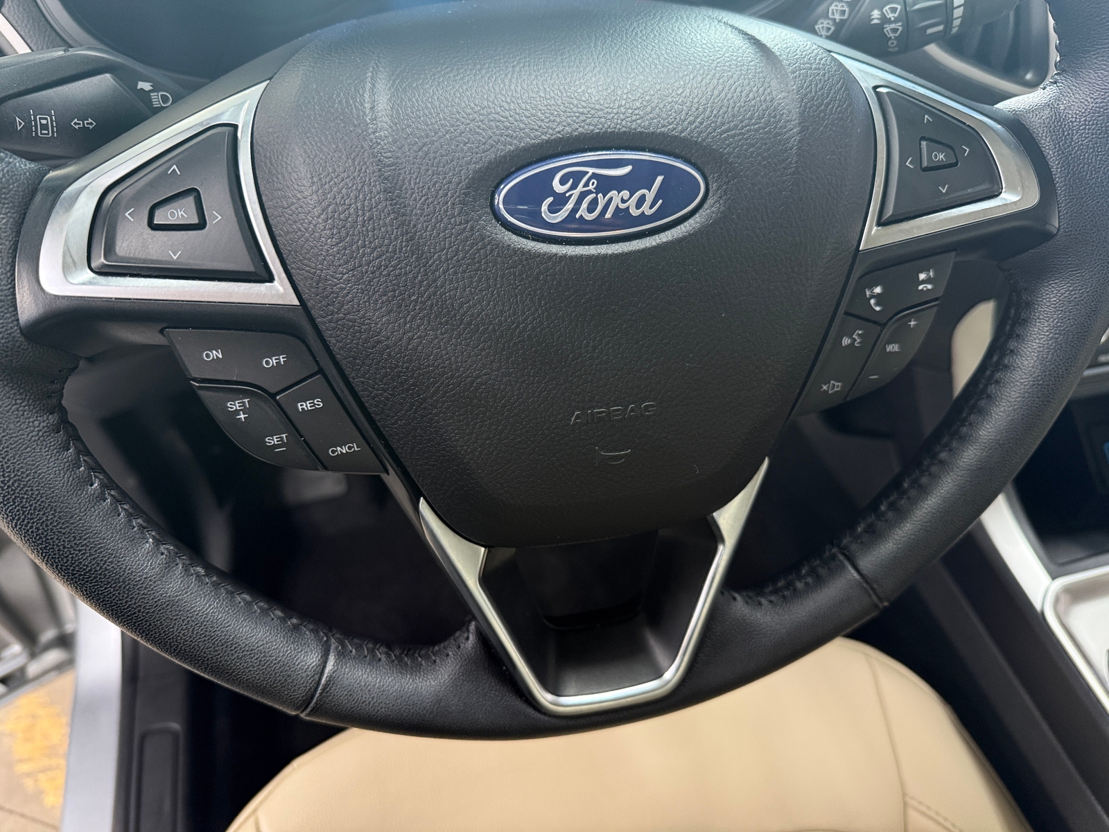 Thumbnail: 2023 Ford Edge - 4