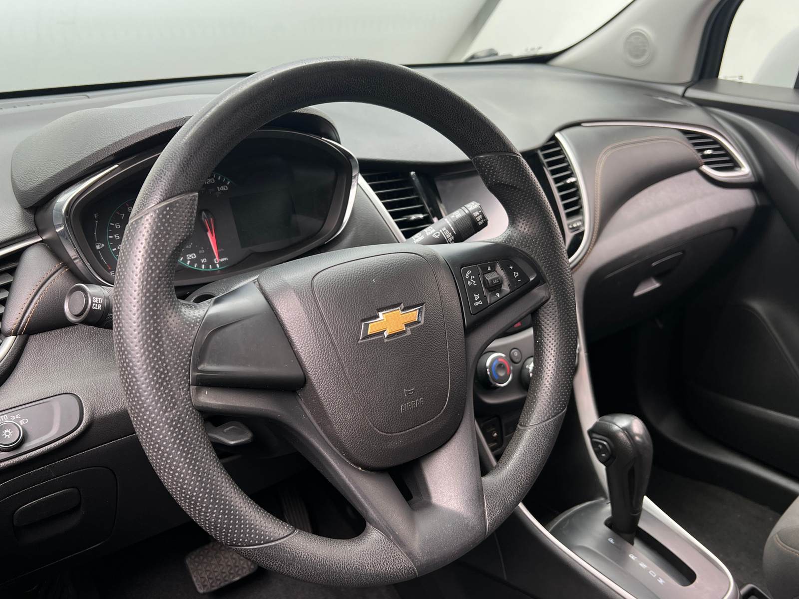 Thumbnail: 2017 Chevrolet Trax - 5