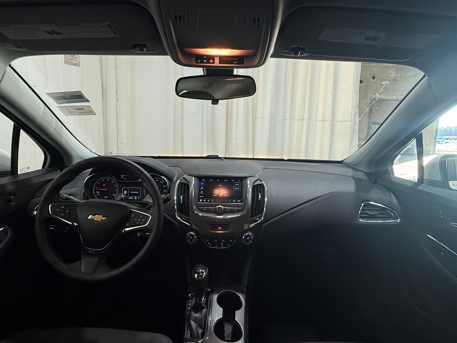 Thumbnail: 2019 Chevrolet Cruze - 3