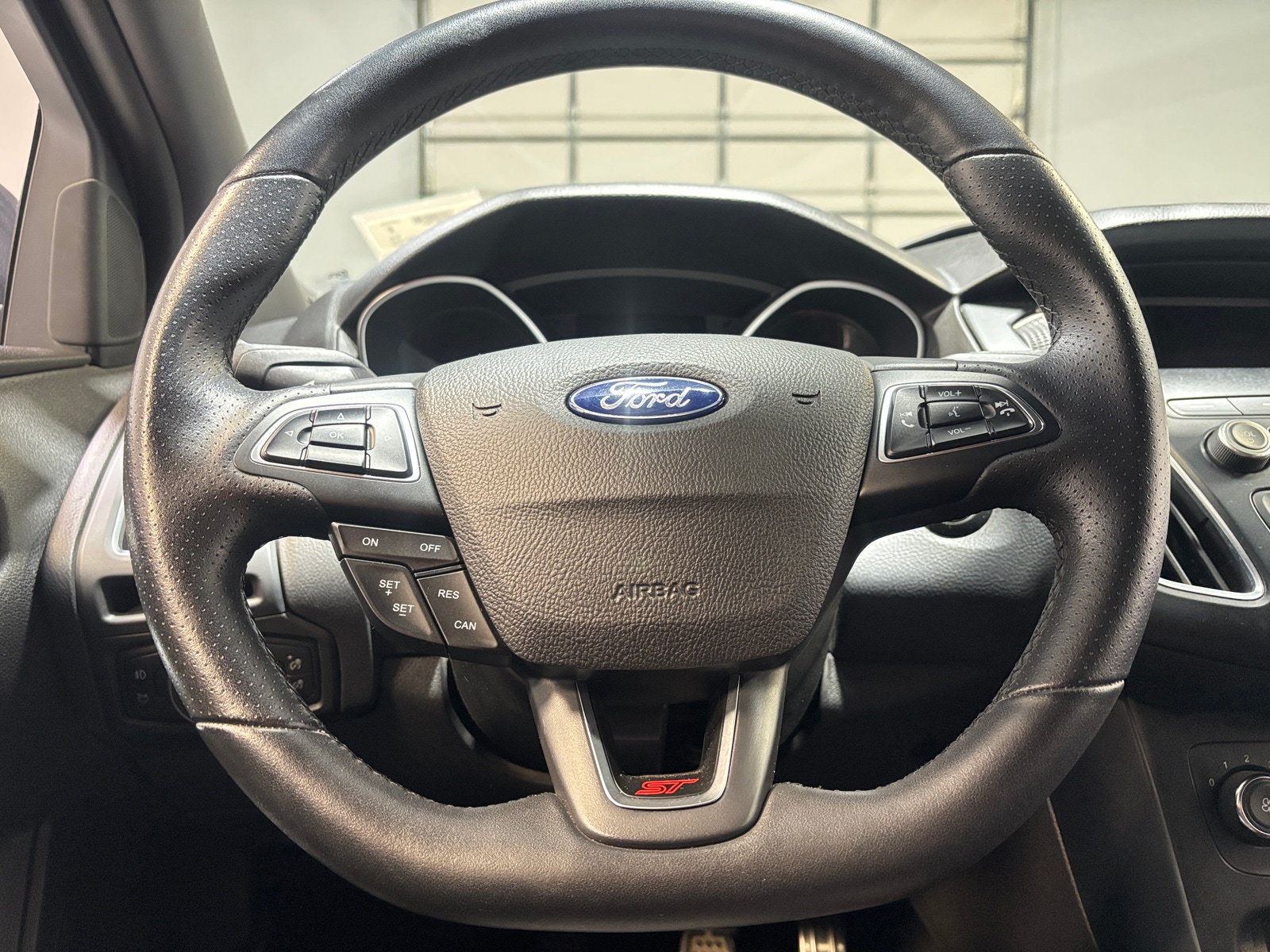 Thumbnail: 2018 Ford Focus - 5