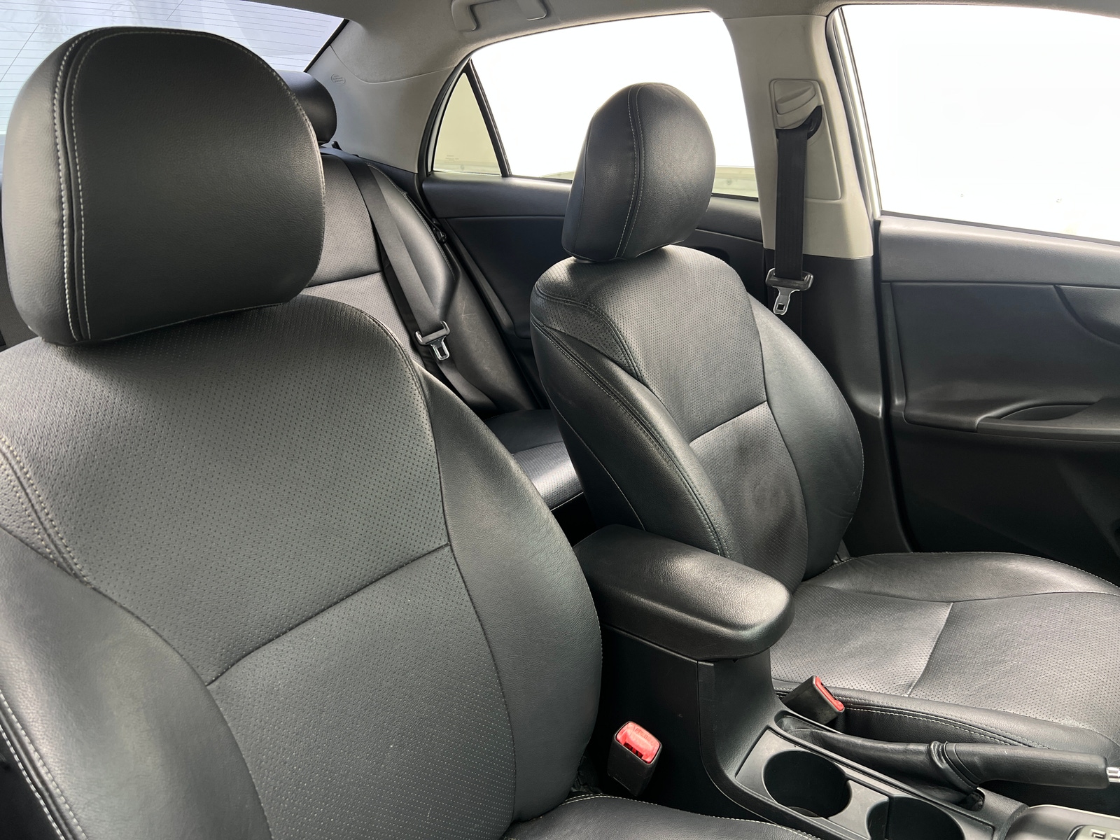 Thumbnail: 2011 Toyota Corolla - 2