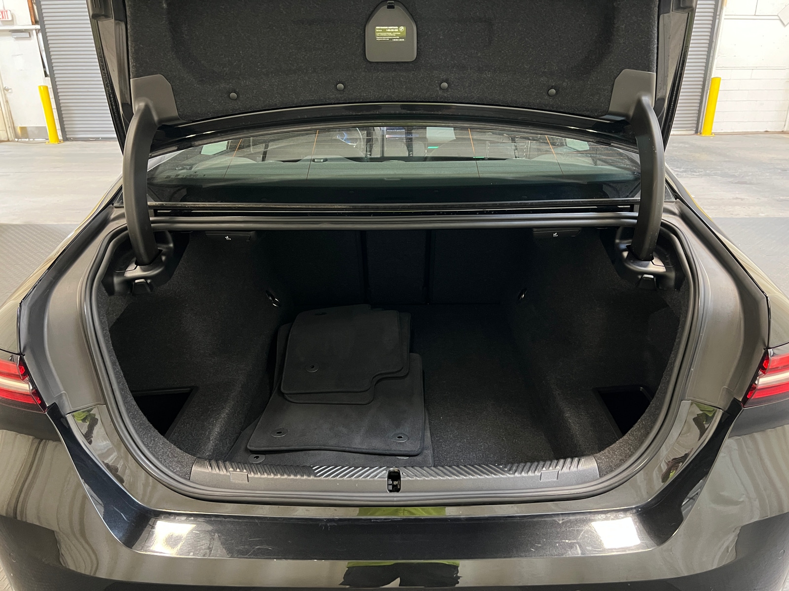 Thumbnail: 2026 BMW 5 Series - 6