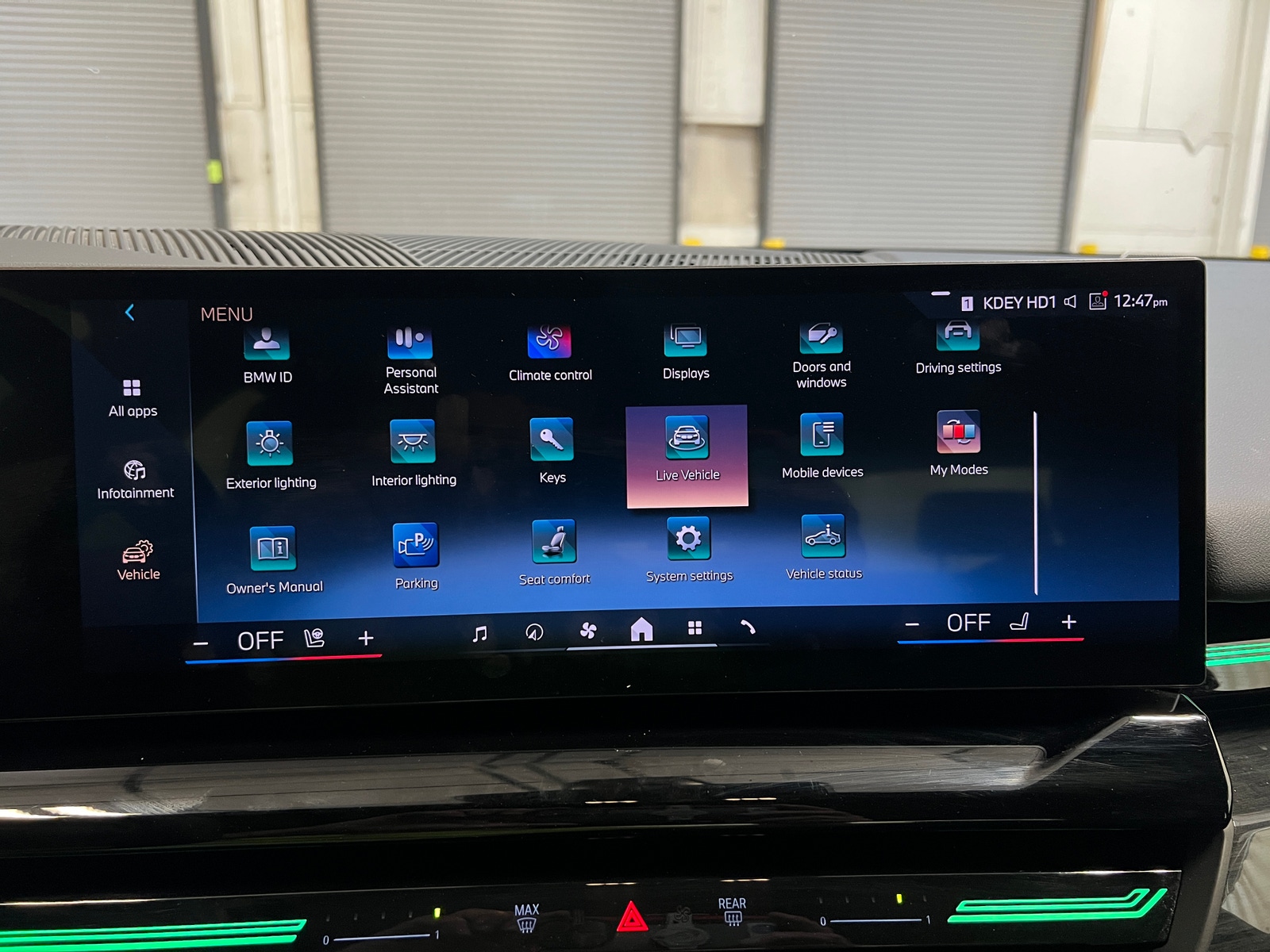 Thumbnail: 2026 BMW 5 Series - 3