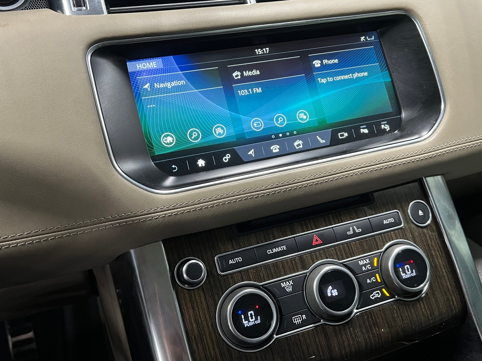 Thumbnail: 2017 Land Rover Range Rover Sport - 3