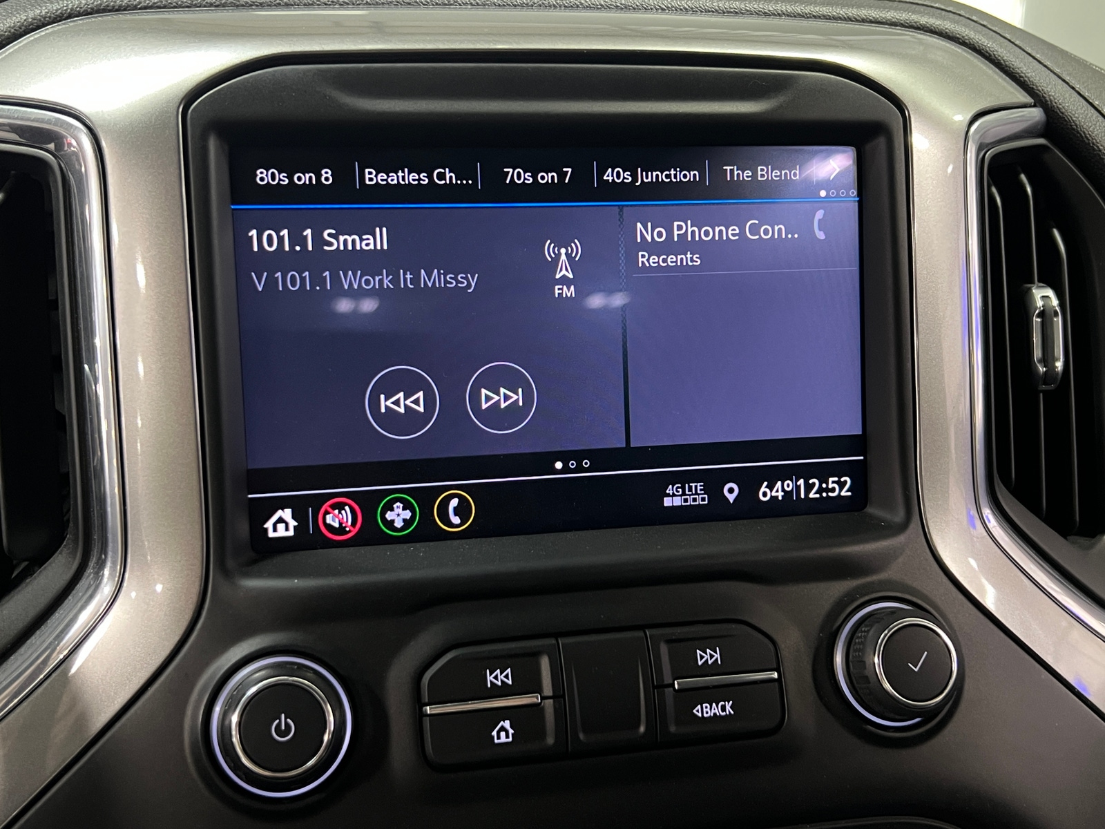 Thumbnail: 2021 Chevrolet Silverado 1500 - 4