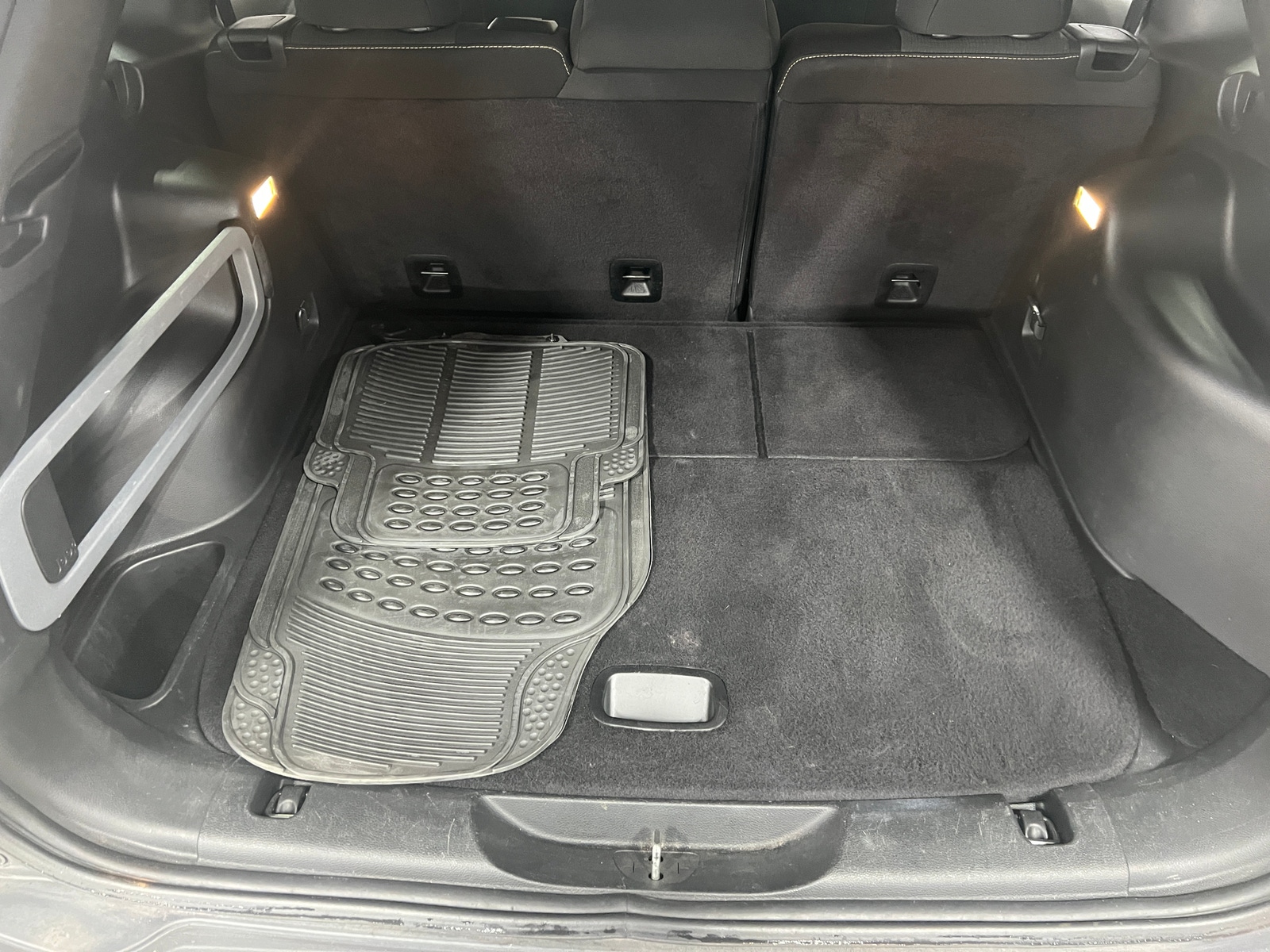 Thumbnail: 2017 Jeep Cherokee - 7