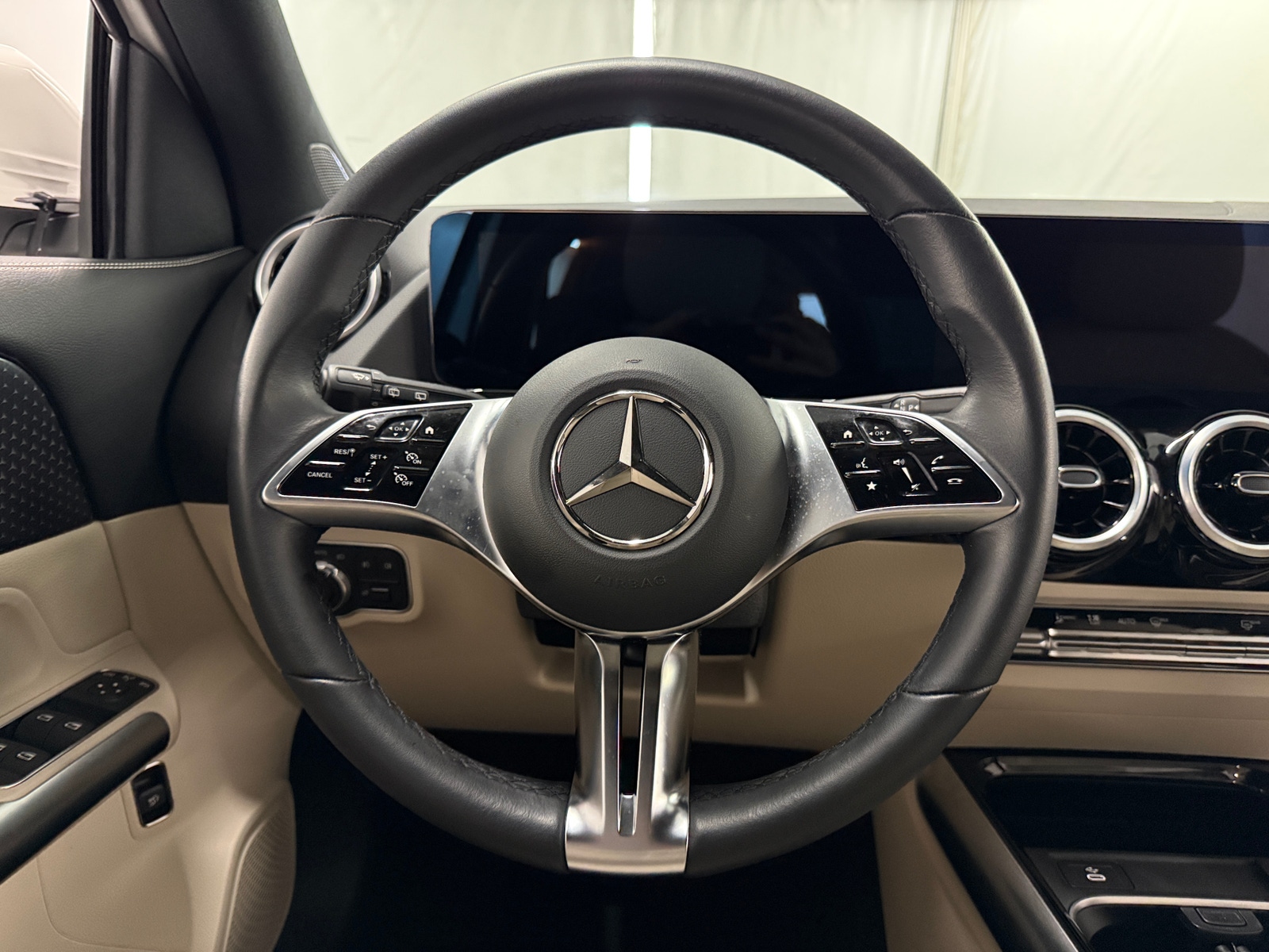 Thumbnail: 2025 Mercedes-Benz GLA - 4