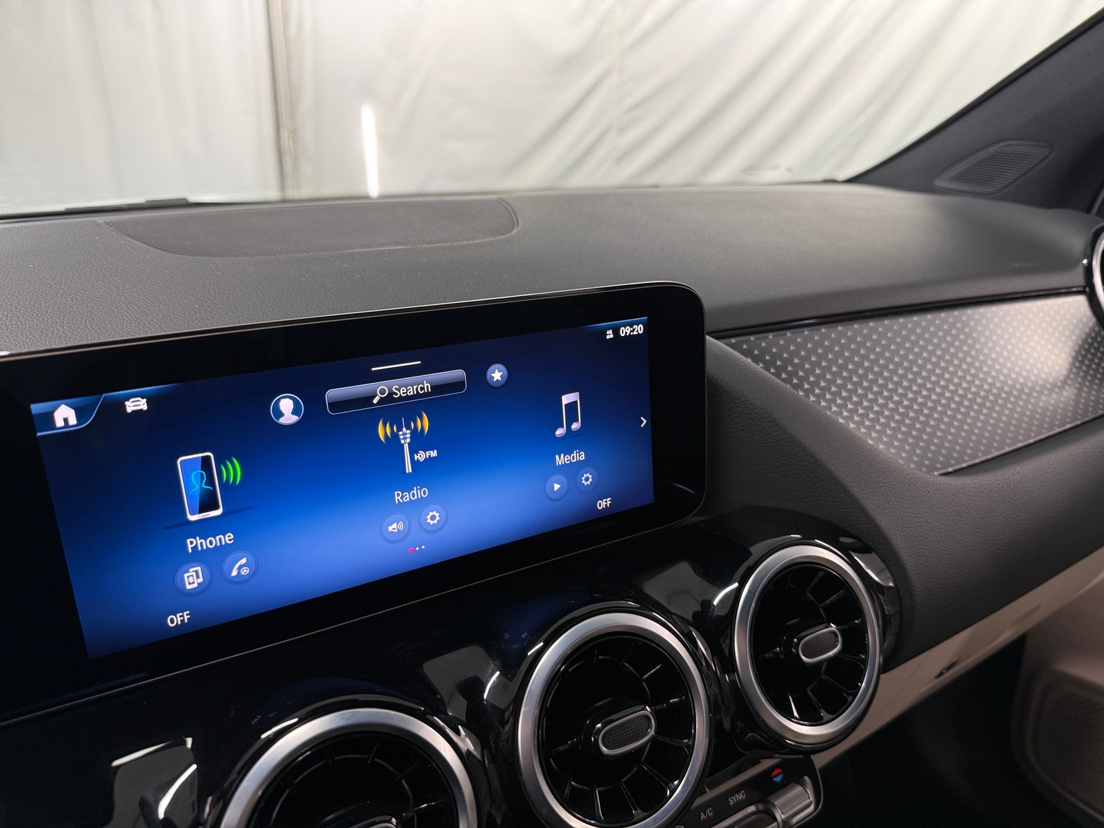 Thumbnail: 2025 Mercedes-Benz GLA - 3