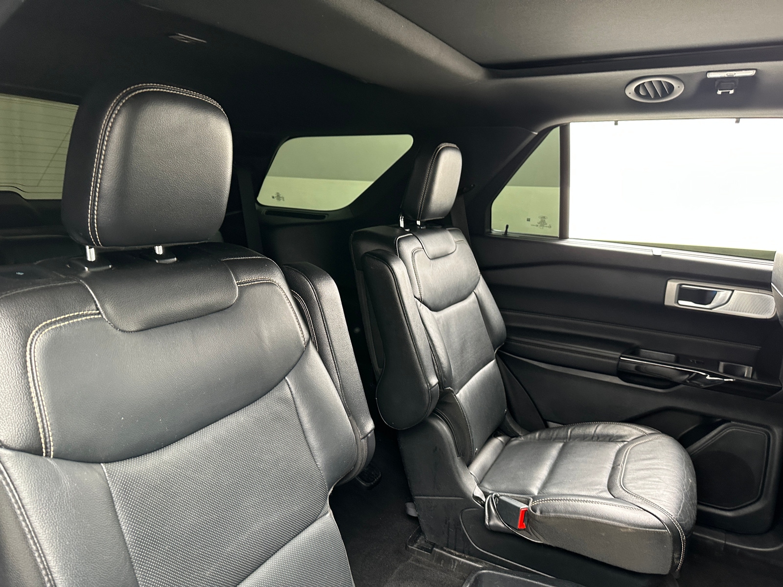 Thumbnail: 2021 Ford Explorer - 5