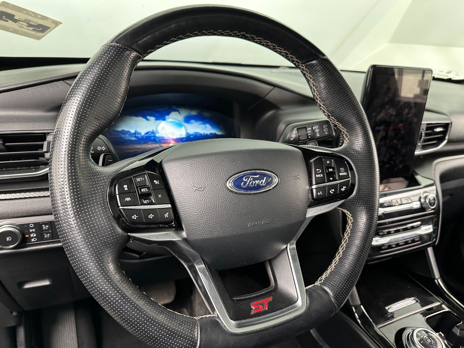 Thumbnail: 2021 Ford Explorer - 4