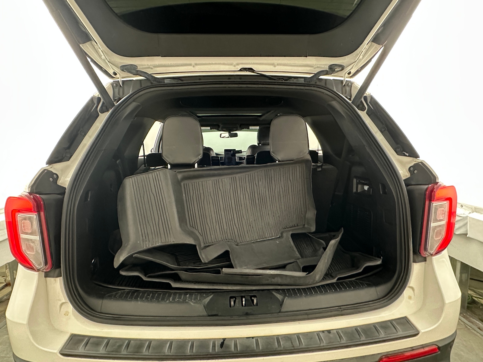 Thumbnail: 2021 Ford Explorer - 6