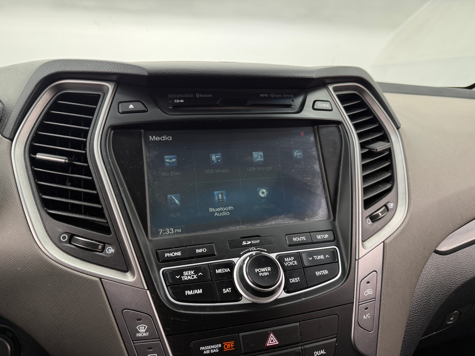 Thumbnail: 2015 Hyundai Santa Fe - 3