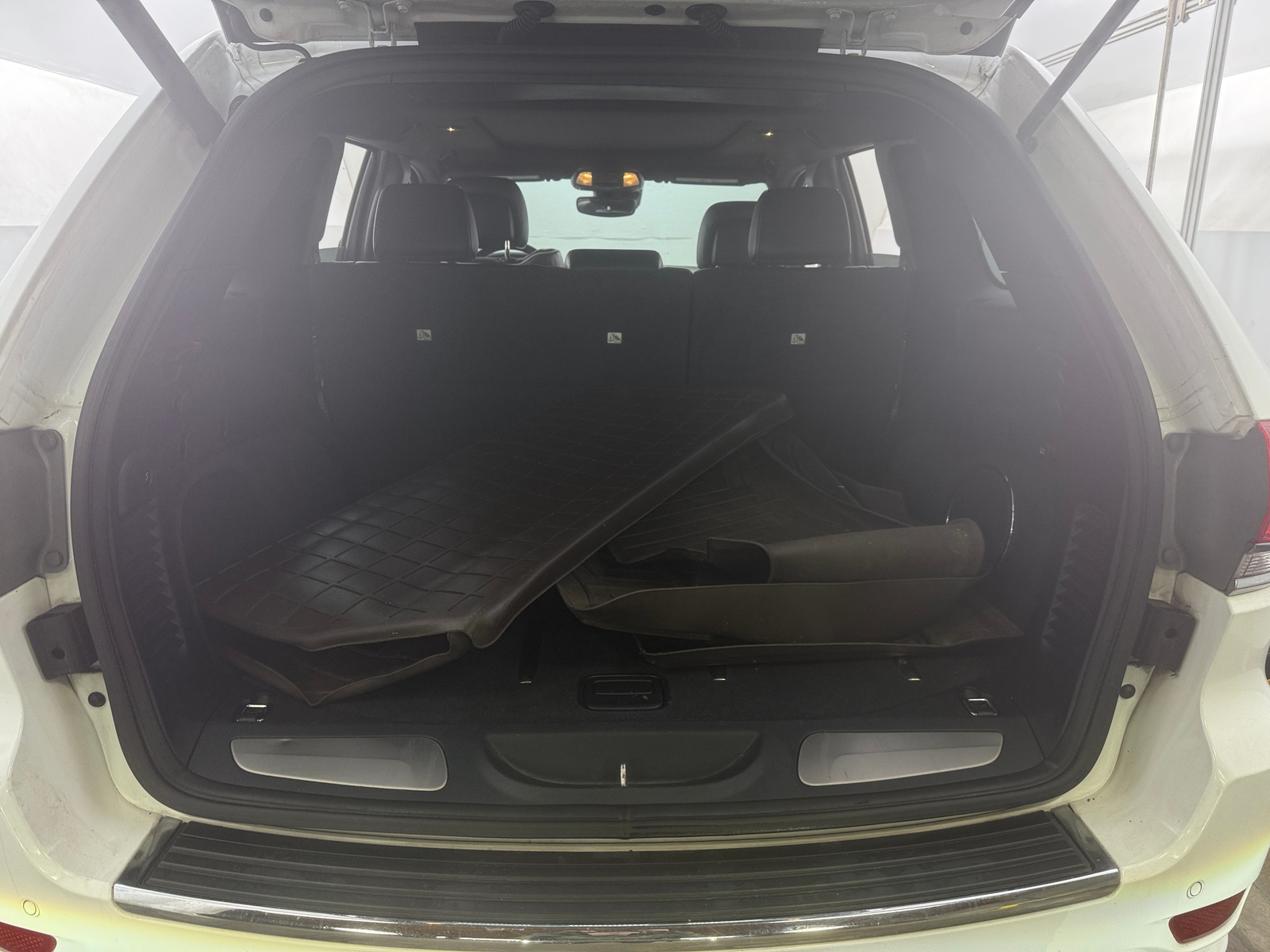 Thumbnail: 2017 Jeep Grand Cherokee - 6