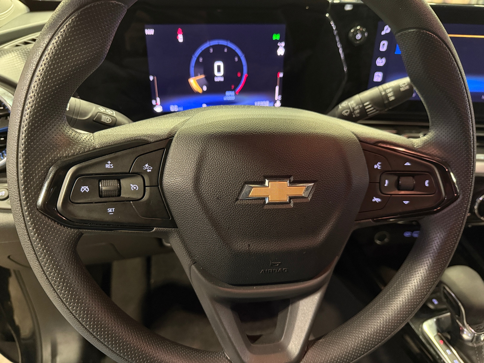 Thumbnail: 2025 Chevrolet Trax - 5