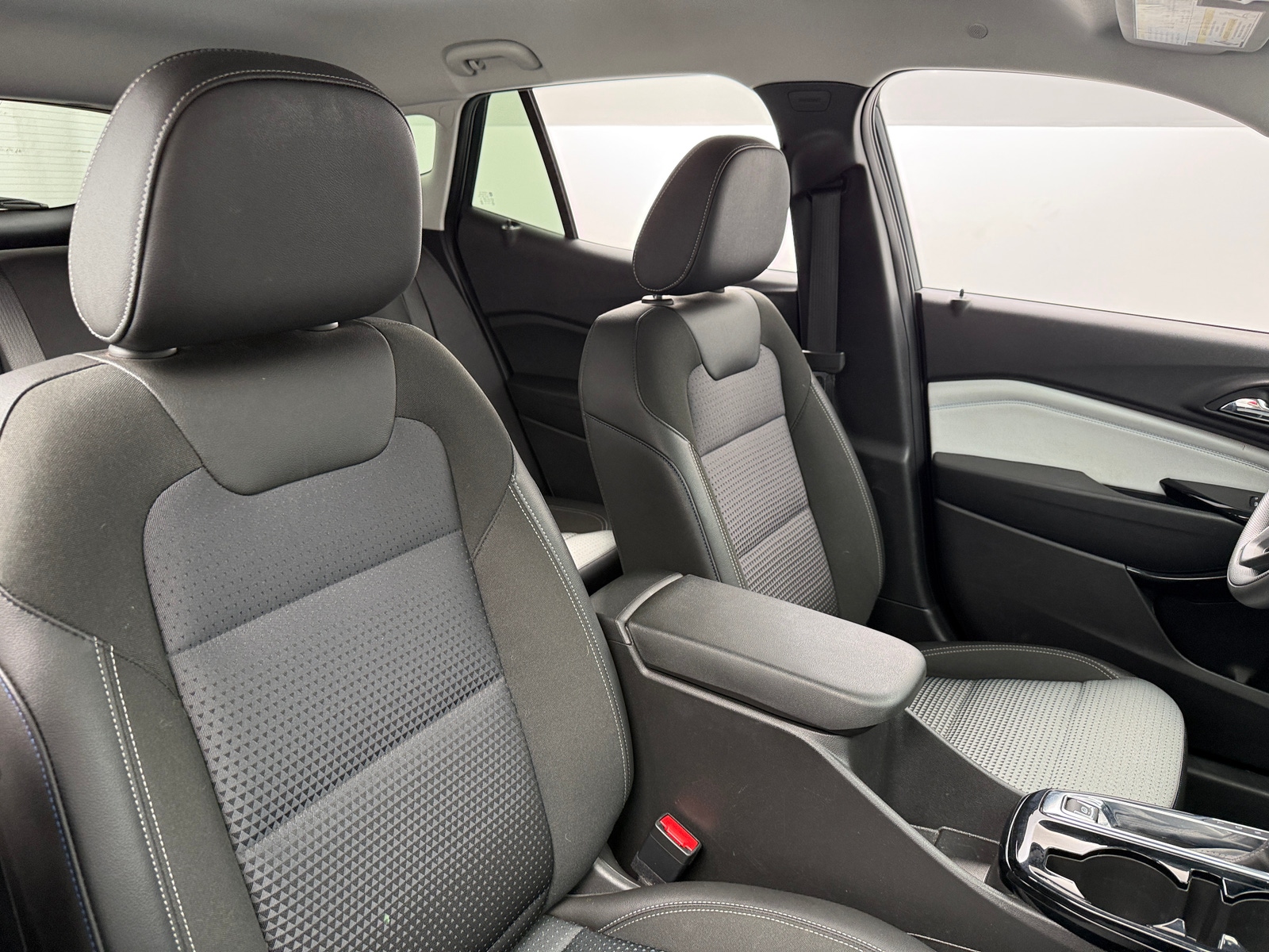 Thumbnail: 2025 Chevrolet Trax - 2