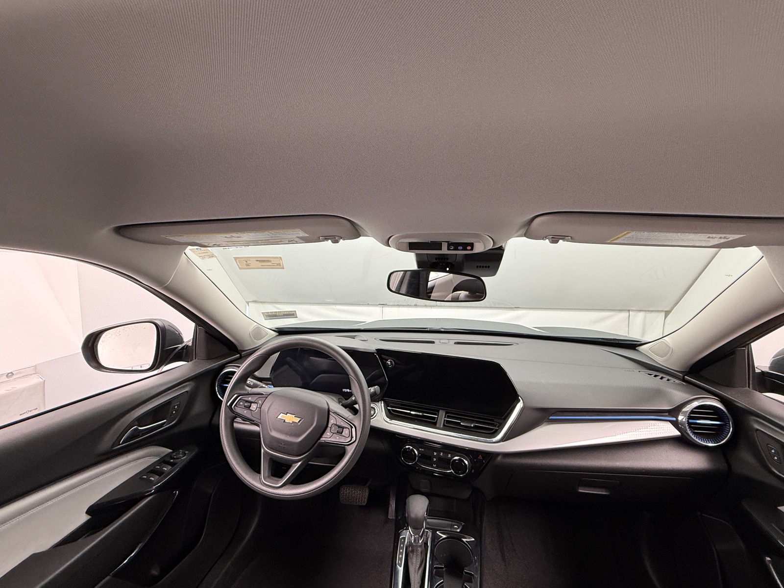 Thumbnail: 2025 Chevrolet Trax - 3