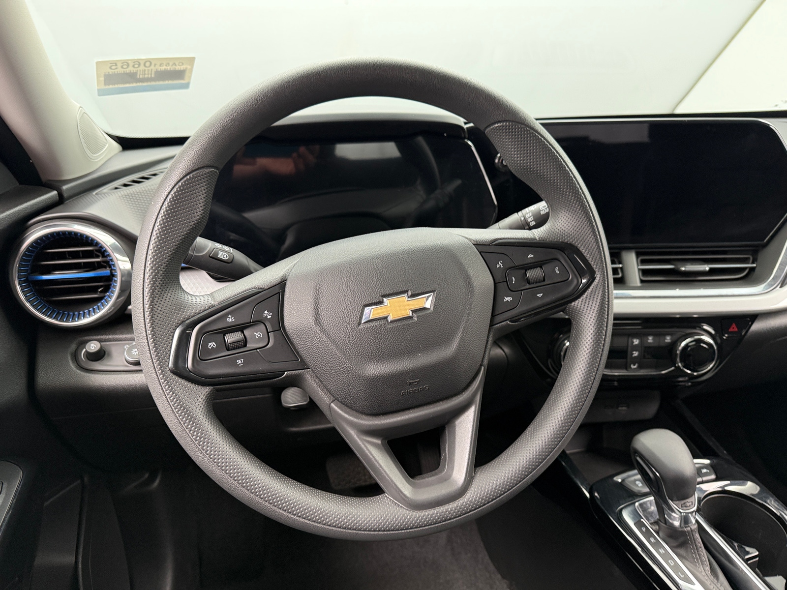 Thumbnail: 2025 Chevrolet Trax - 5