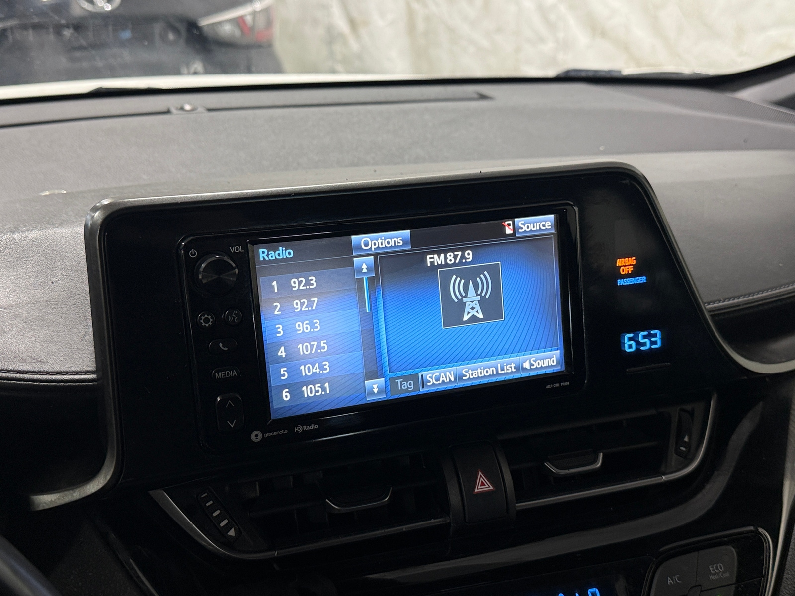 Thumbnail: 2018 Toyota C-HR - 4