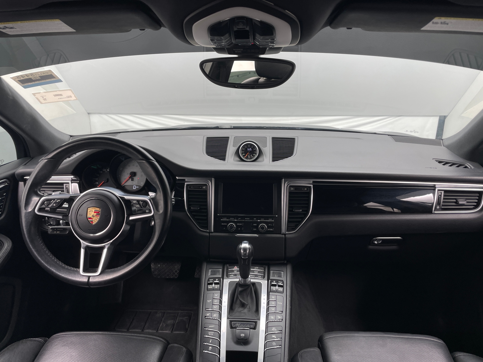 Thumbnail: 2015 Porsche Macan - 2