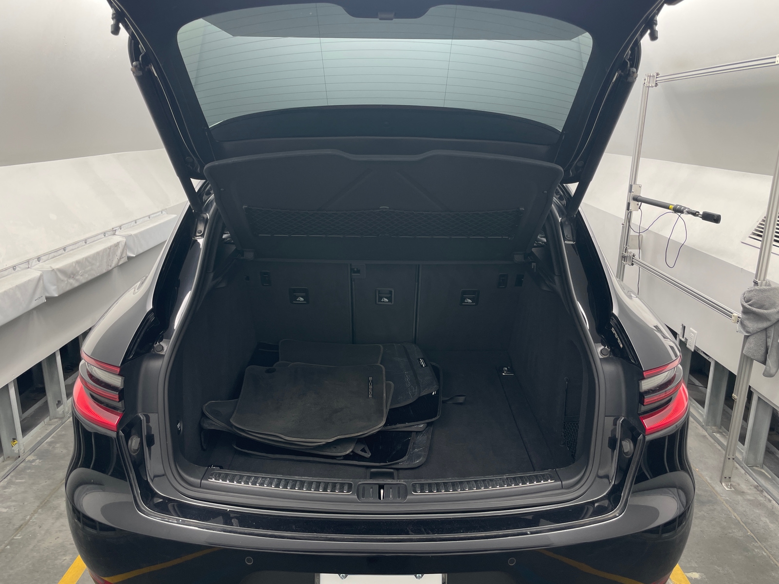 Thumbnail: 2015 Porsche Macan - 6