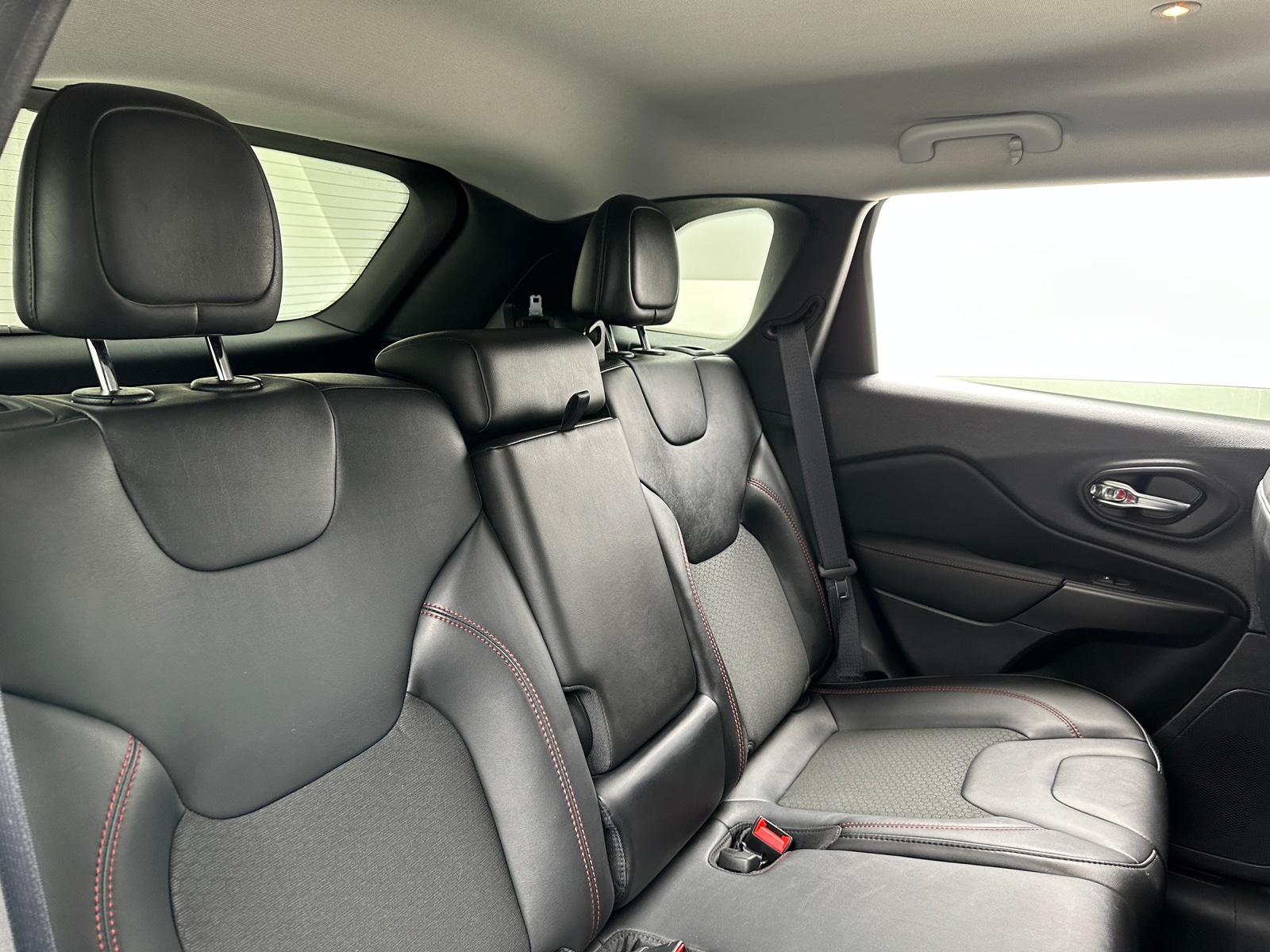 Thumbnail: 2022 Jeep Cherokee - 6