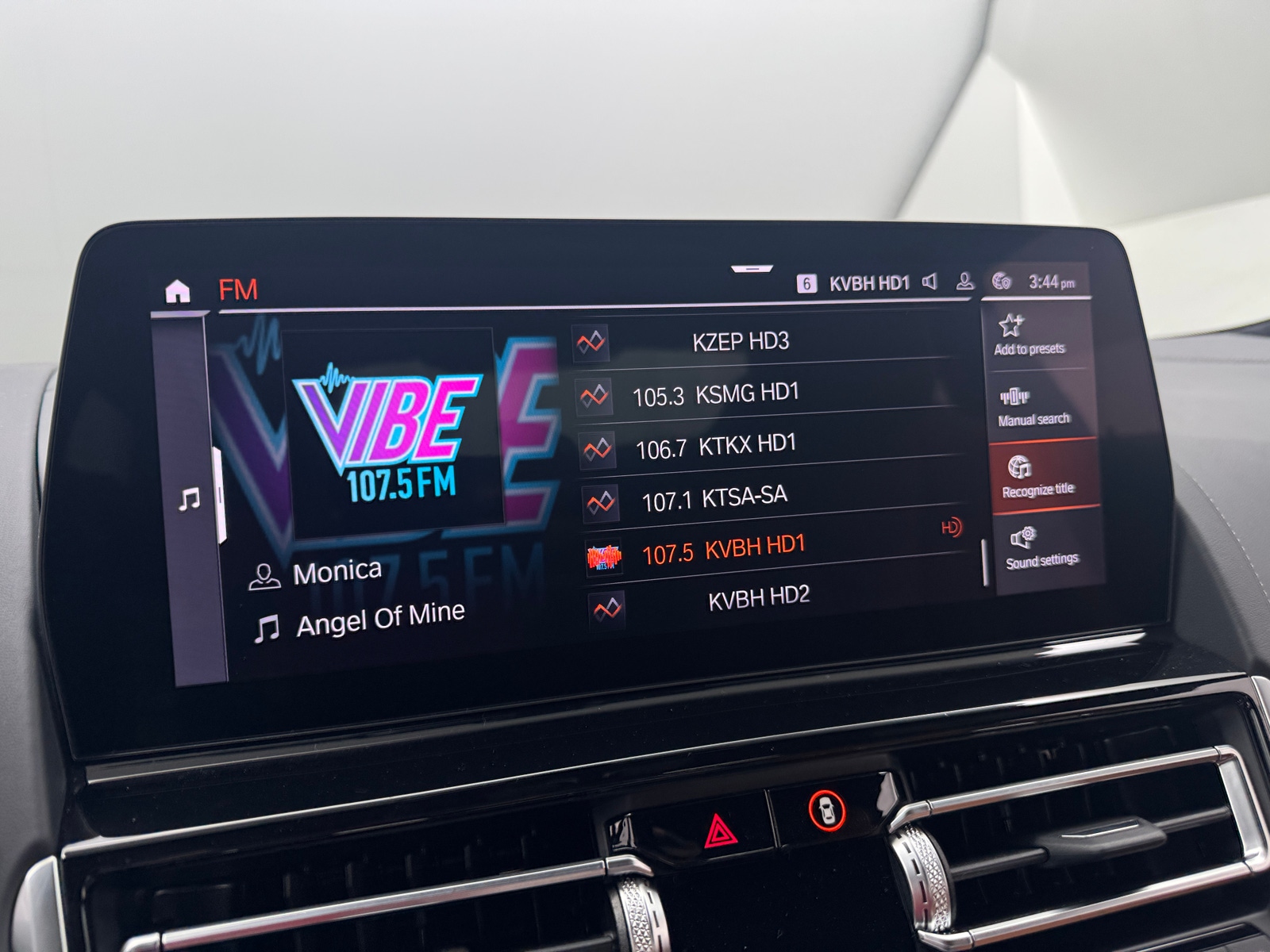 Thumbnail: 2024 BMW 8 Series - 2