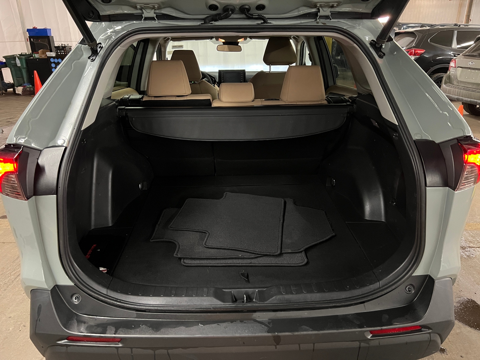 Thumbnail: 2020 Toyota RAV4 - 7