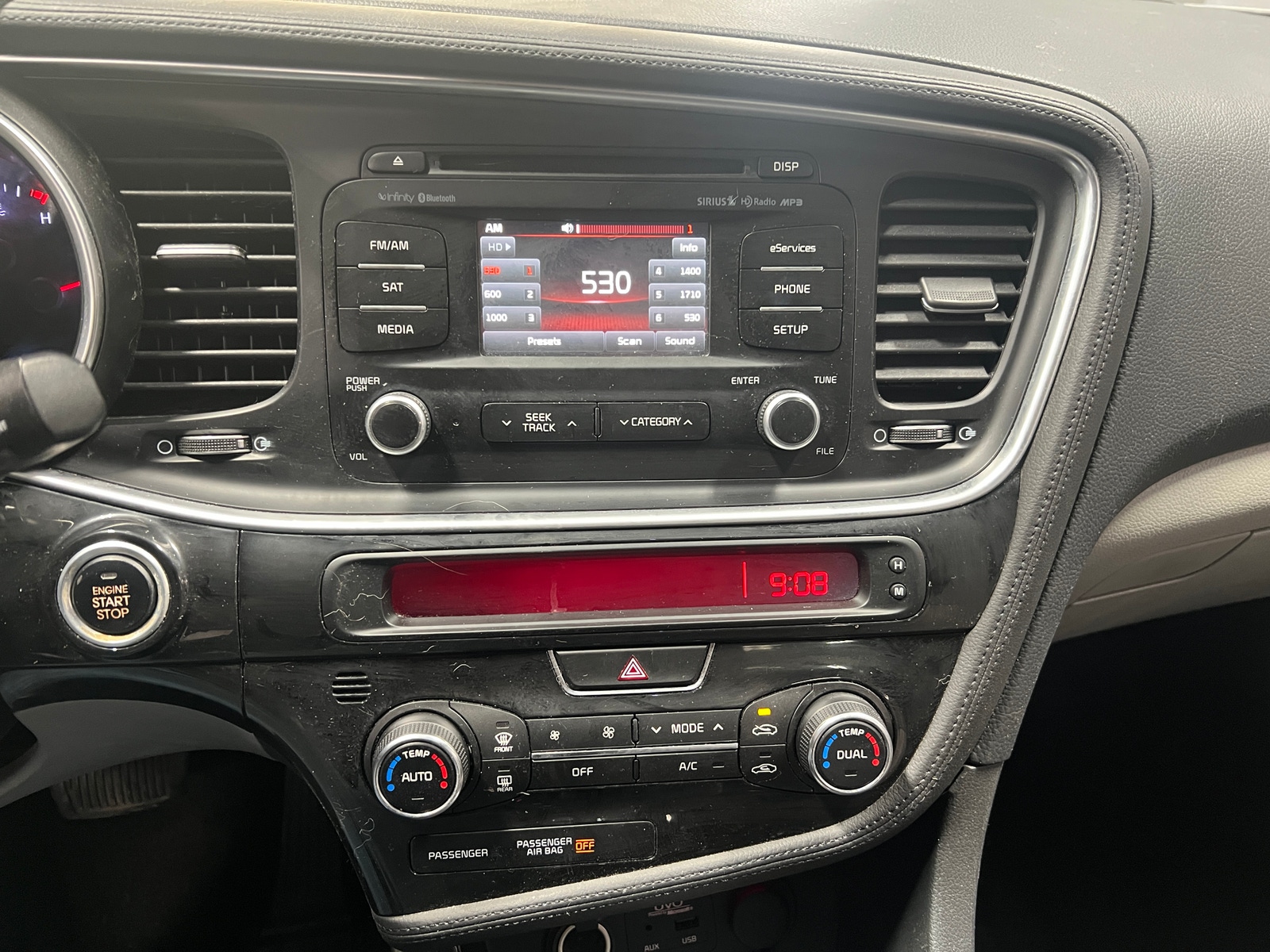 Thumbnail: 2015 Kia Optima - 3