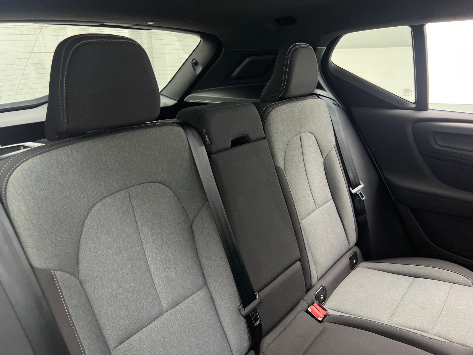 Thumbnail: 2024 Volvo XC40 - 6