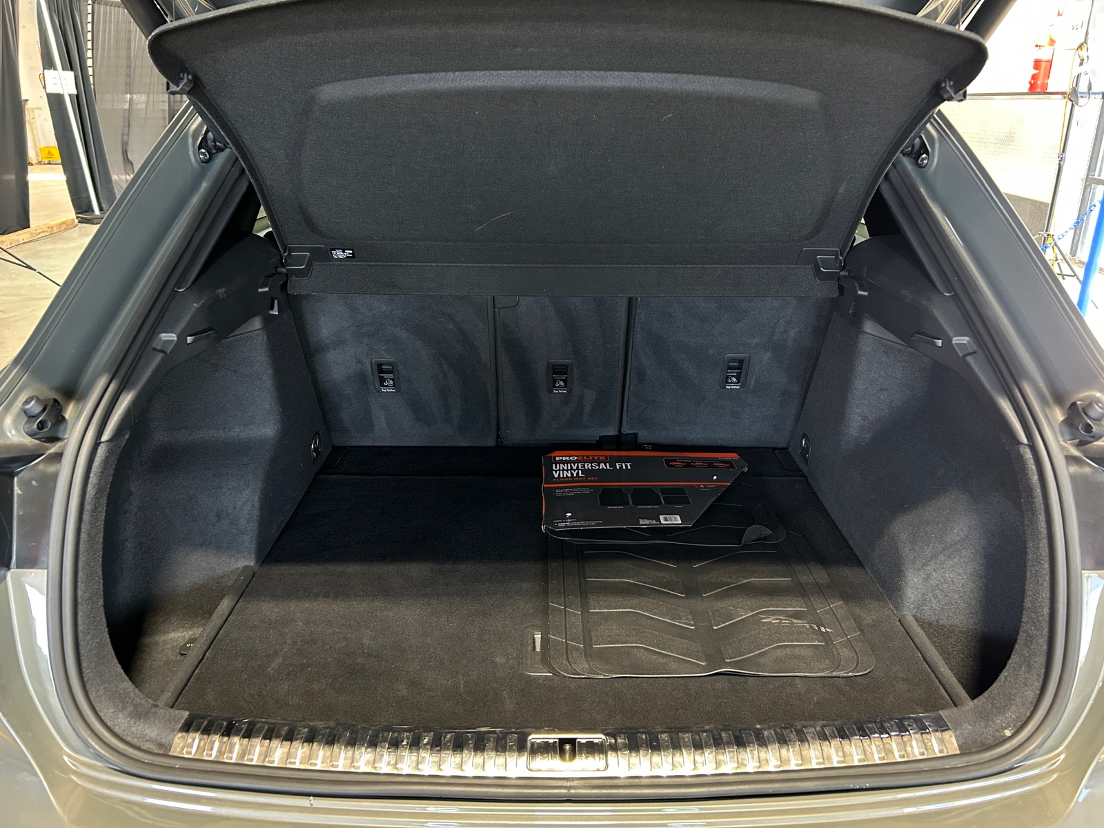 Thumbnail: 2023 Audi Q3 - 6