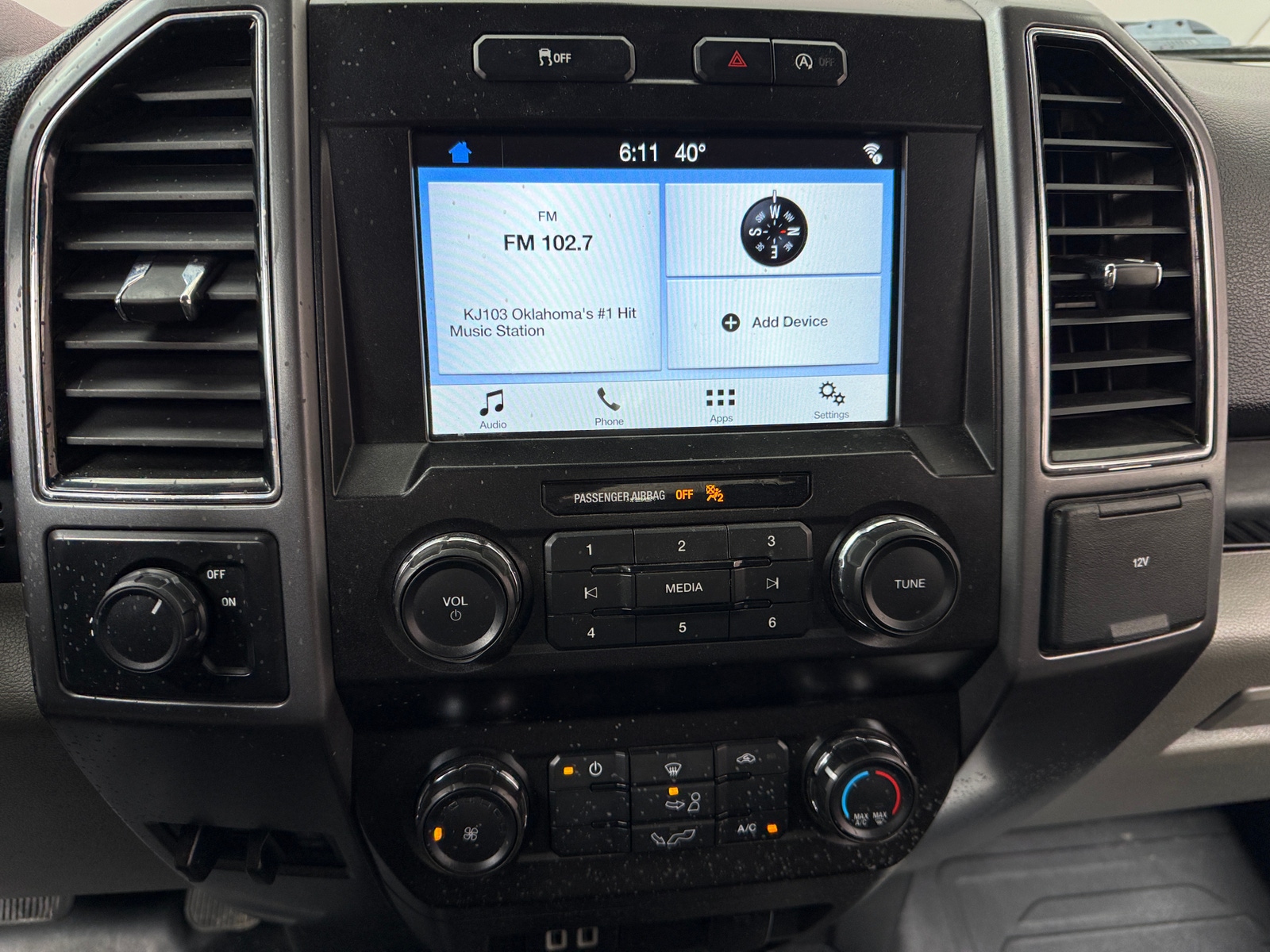 Thumbnail: 2019 Ford Econoline - 4