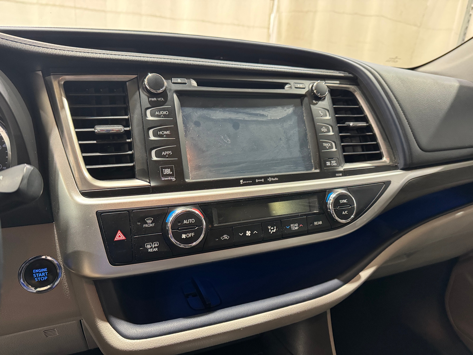 Thumbnail: 2017 Toyota Highlander - 3