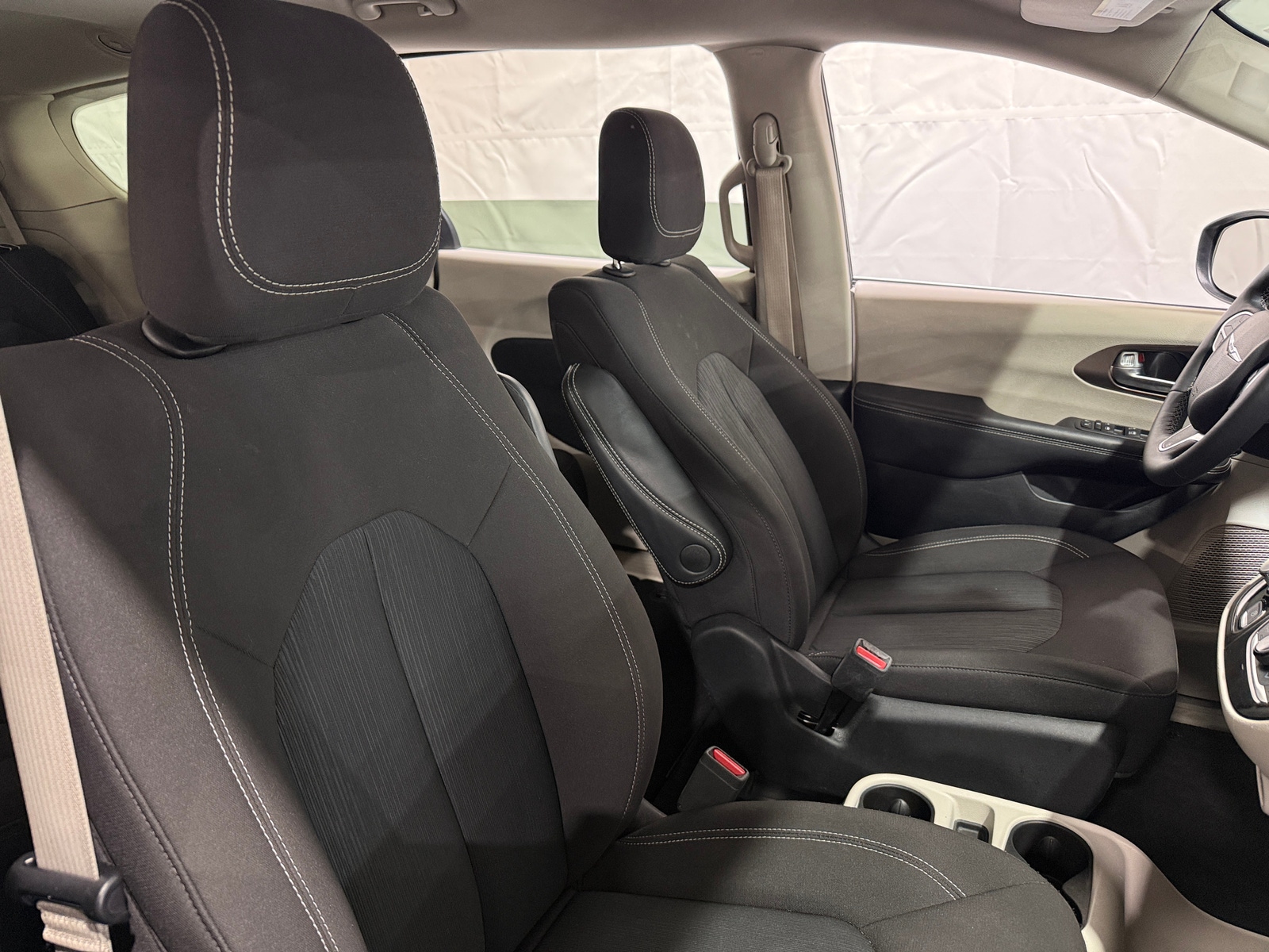 Thumbnail: 2024 Chrysler Voyager - 2