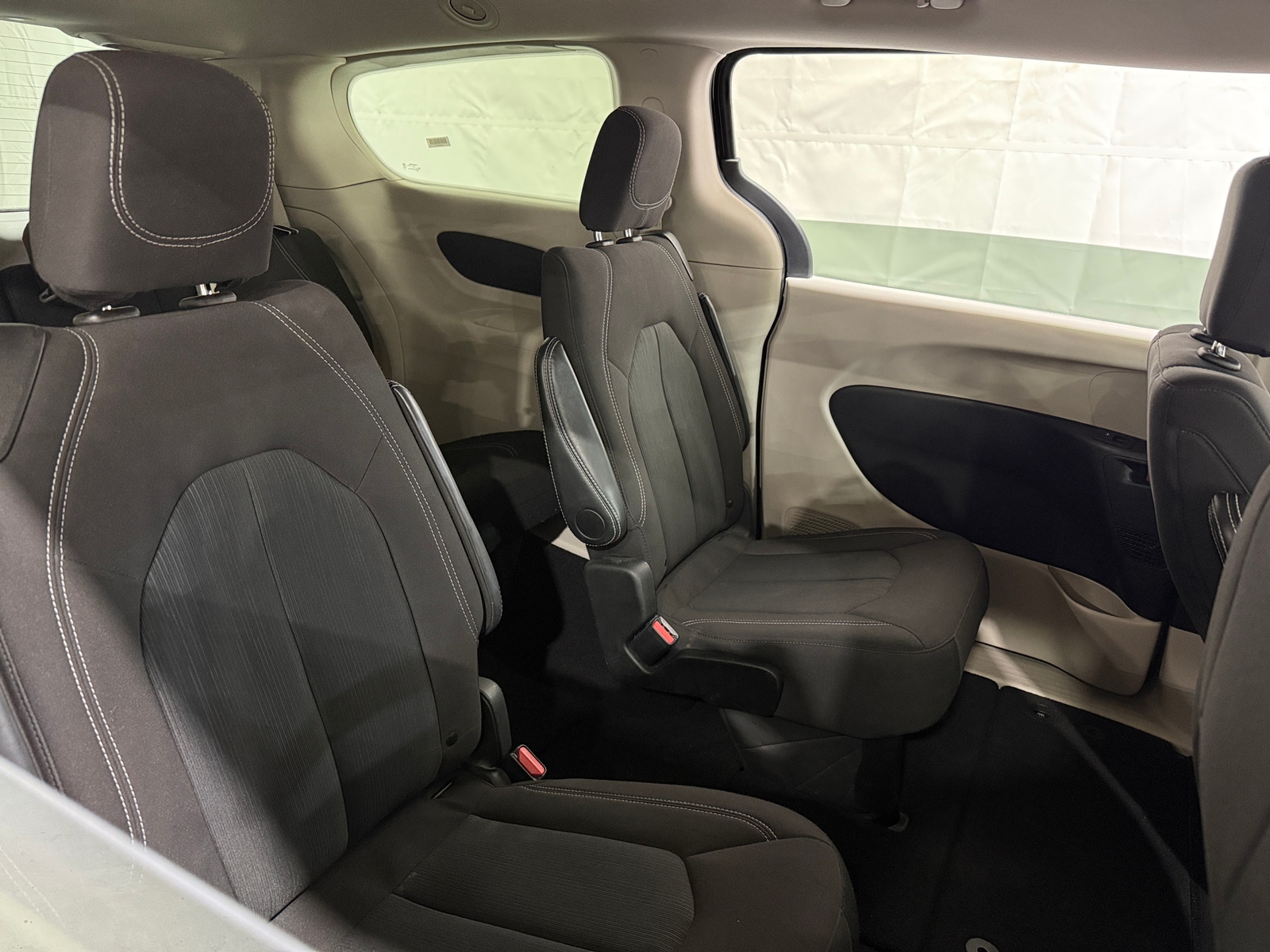 Thumbnail: 2024 Chrysler Voyager - 6