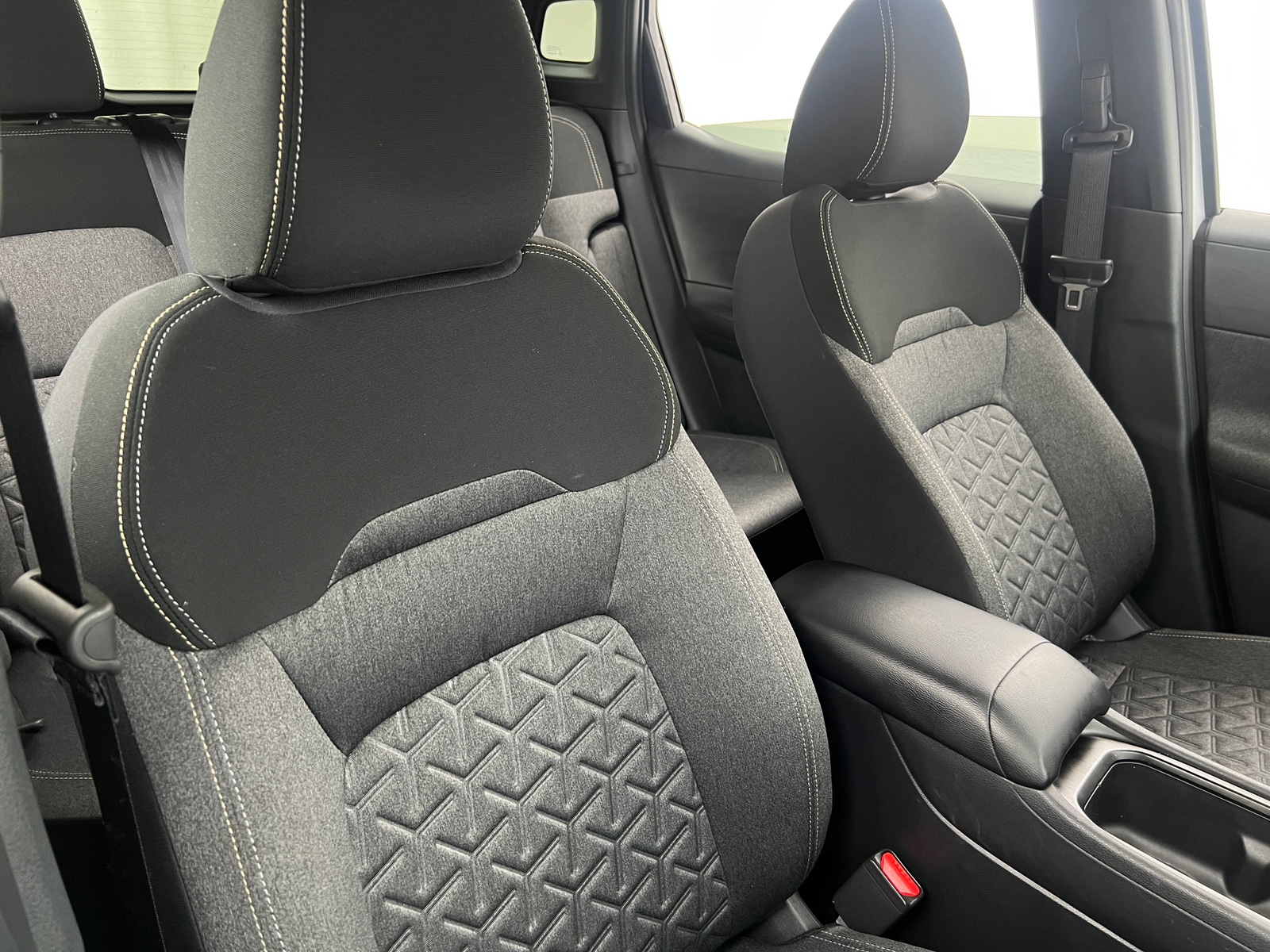 Thumbnail: 2025 Nissan Kicks - 2