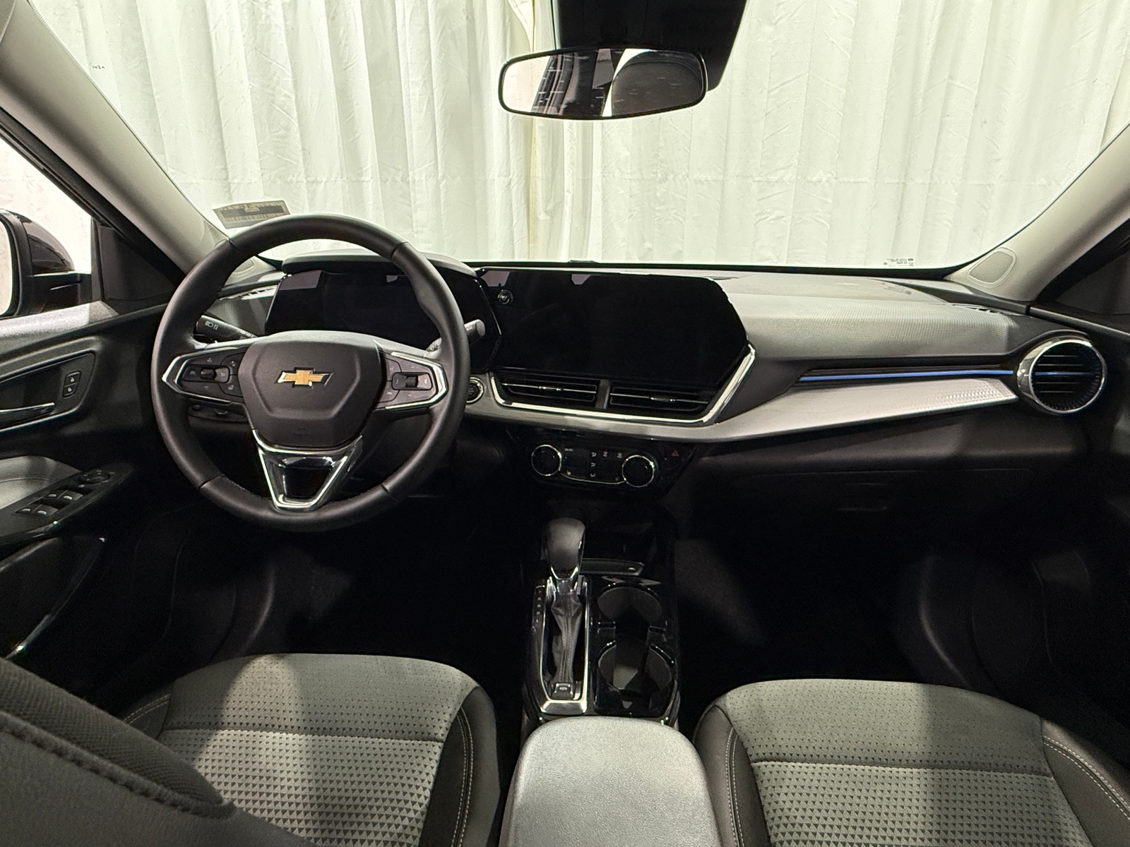 Thumbnail: 2025 Chevrolet Trax - 3