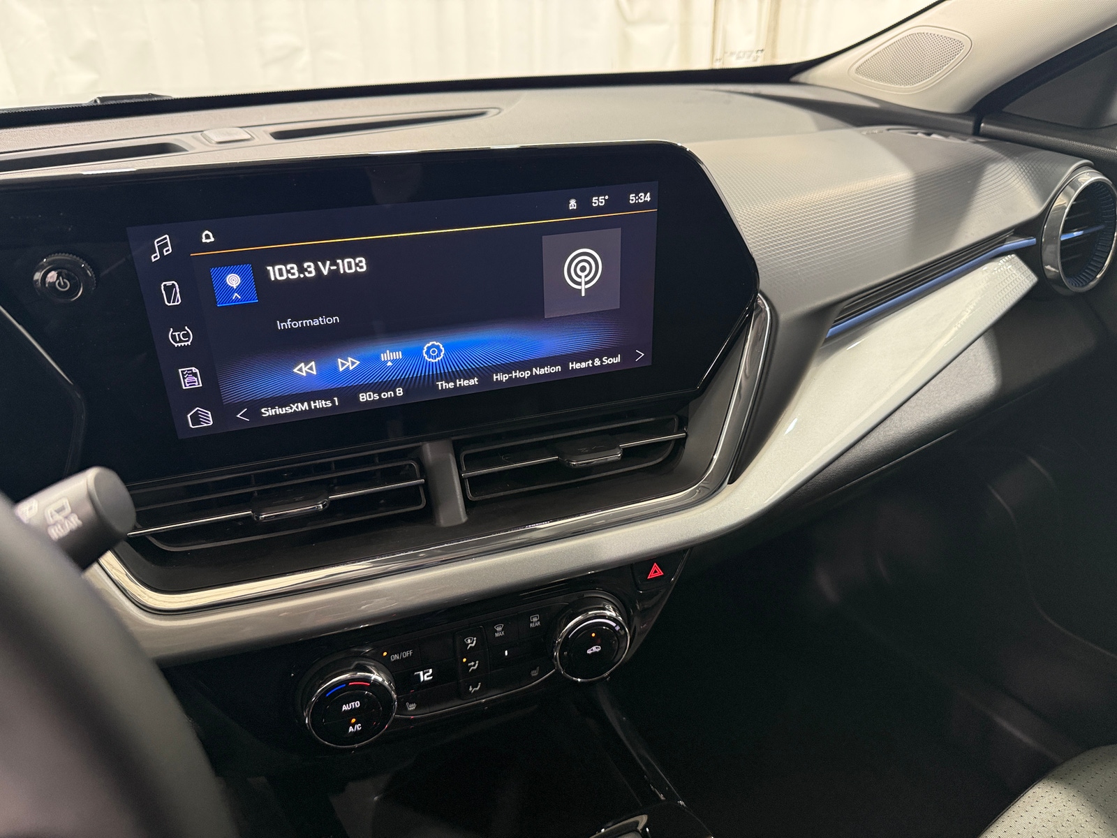 Thumbnail: 2025 Chevrolet Trax - 4