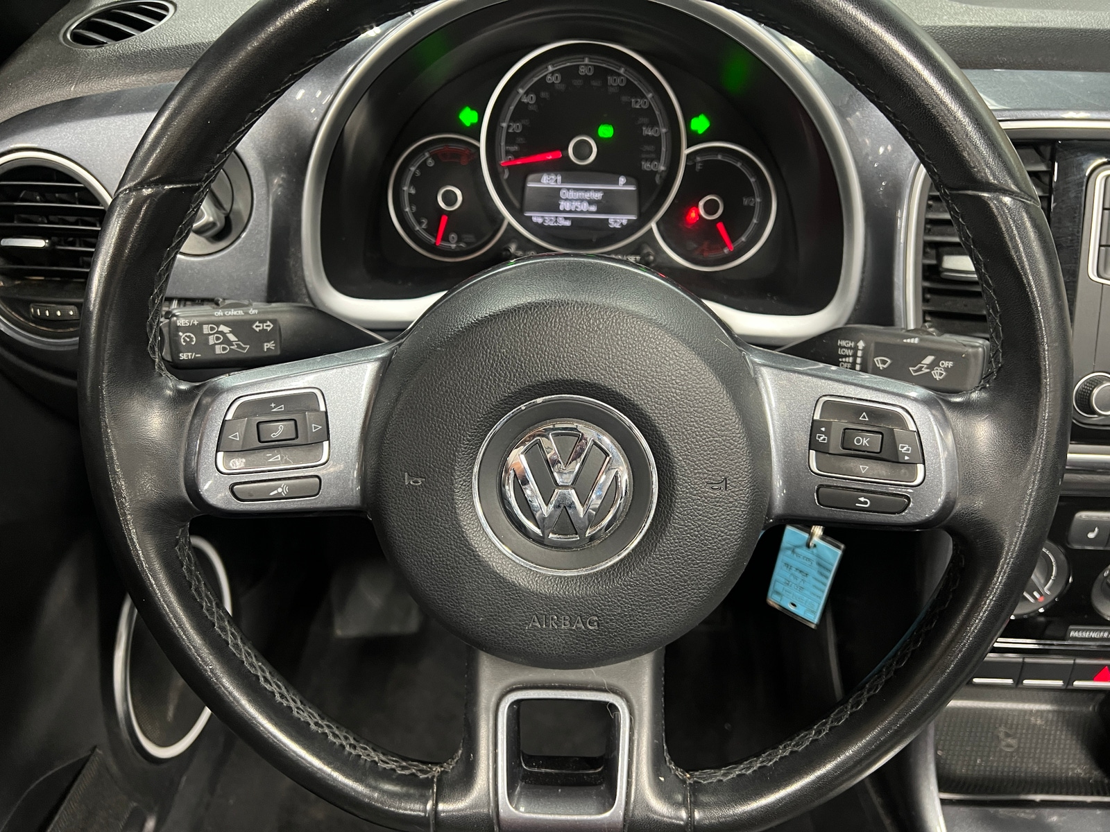 Thumbnail: 2018 Volkswagen Beetle - 5