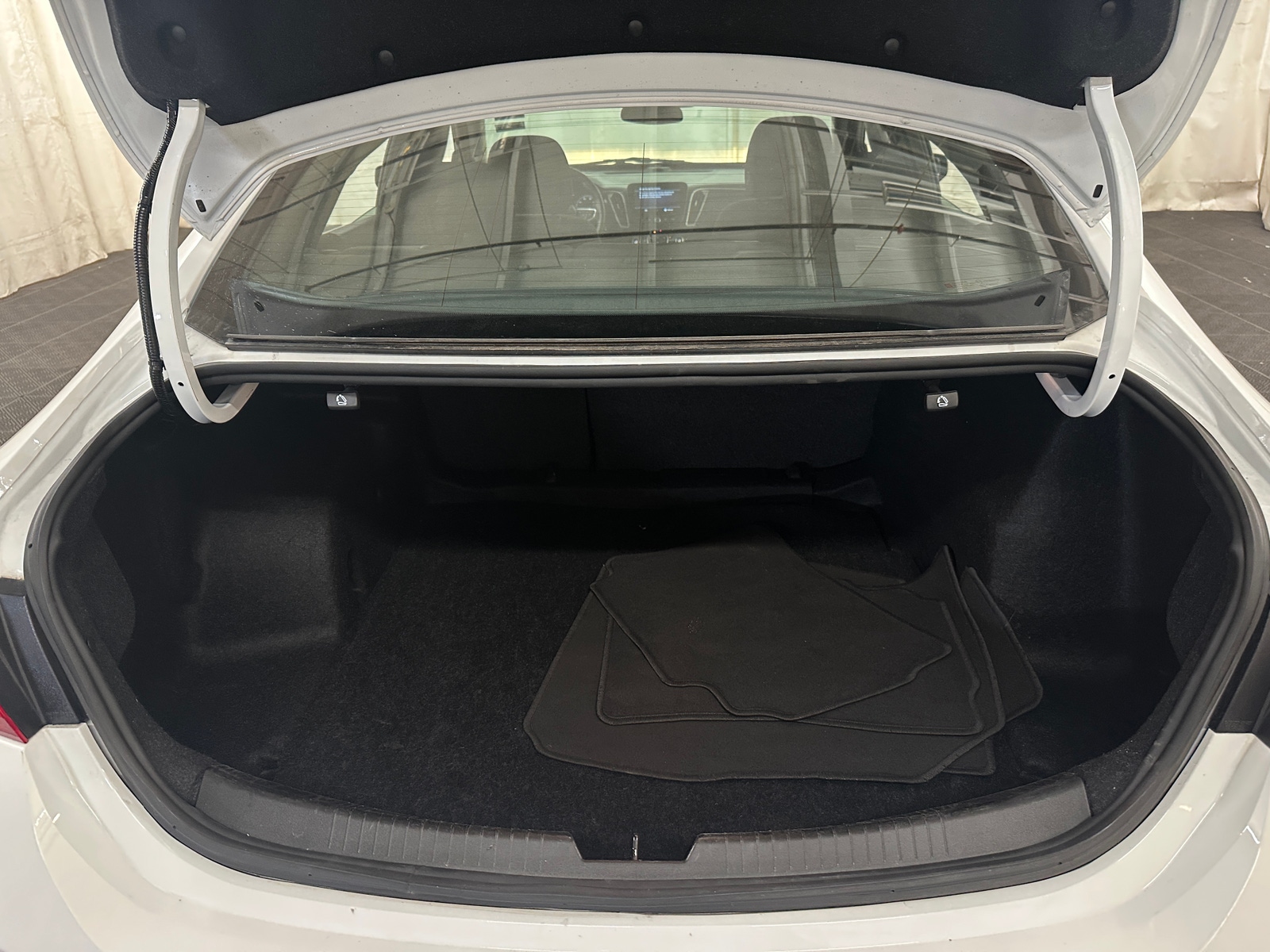 Thumbnail: 2024 Chevrolet Malibu - 7