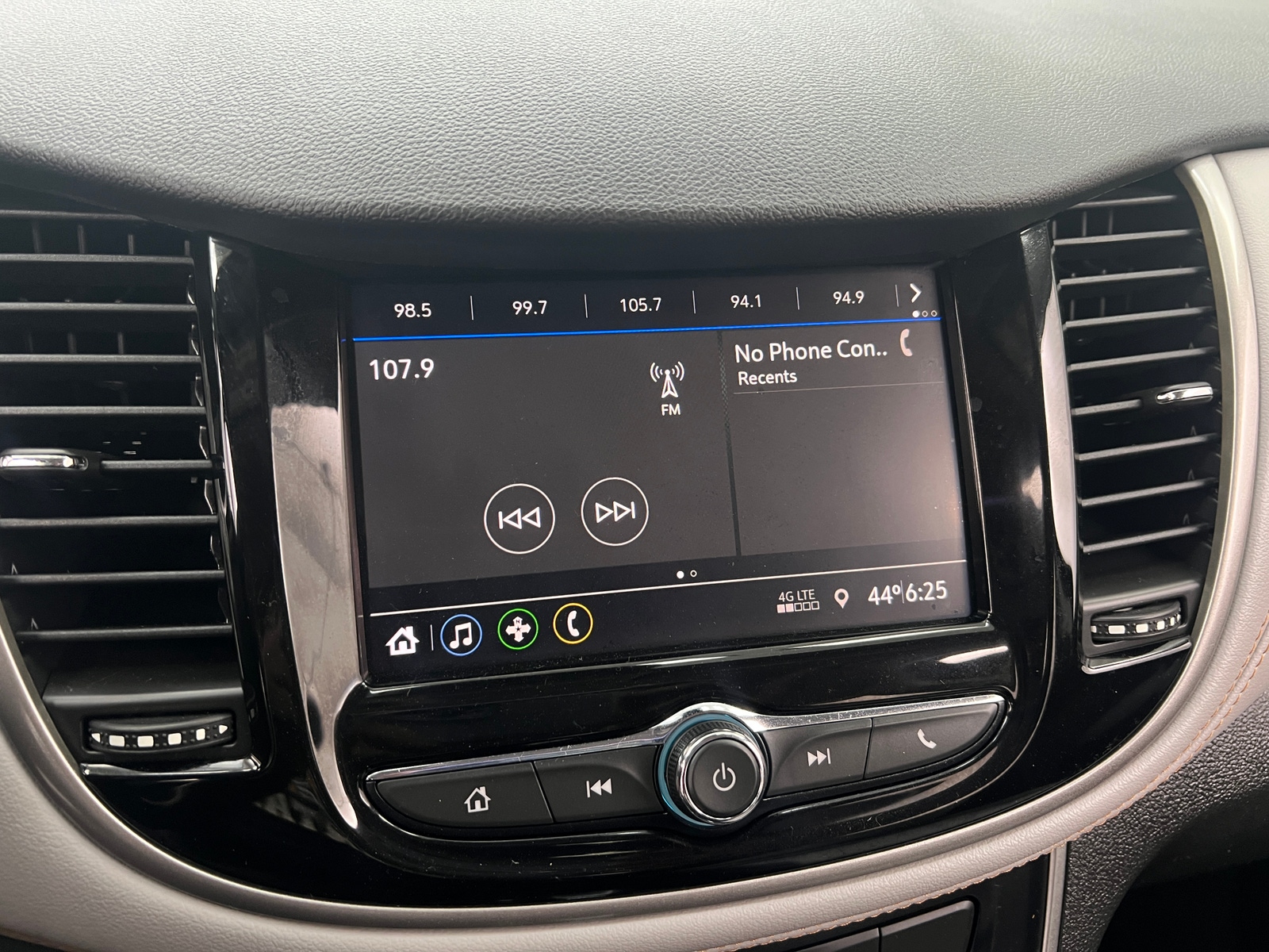 Thumbnail: 2020 Chevrolet Trax - 4